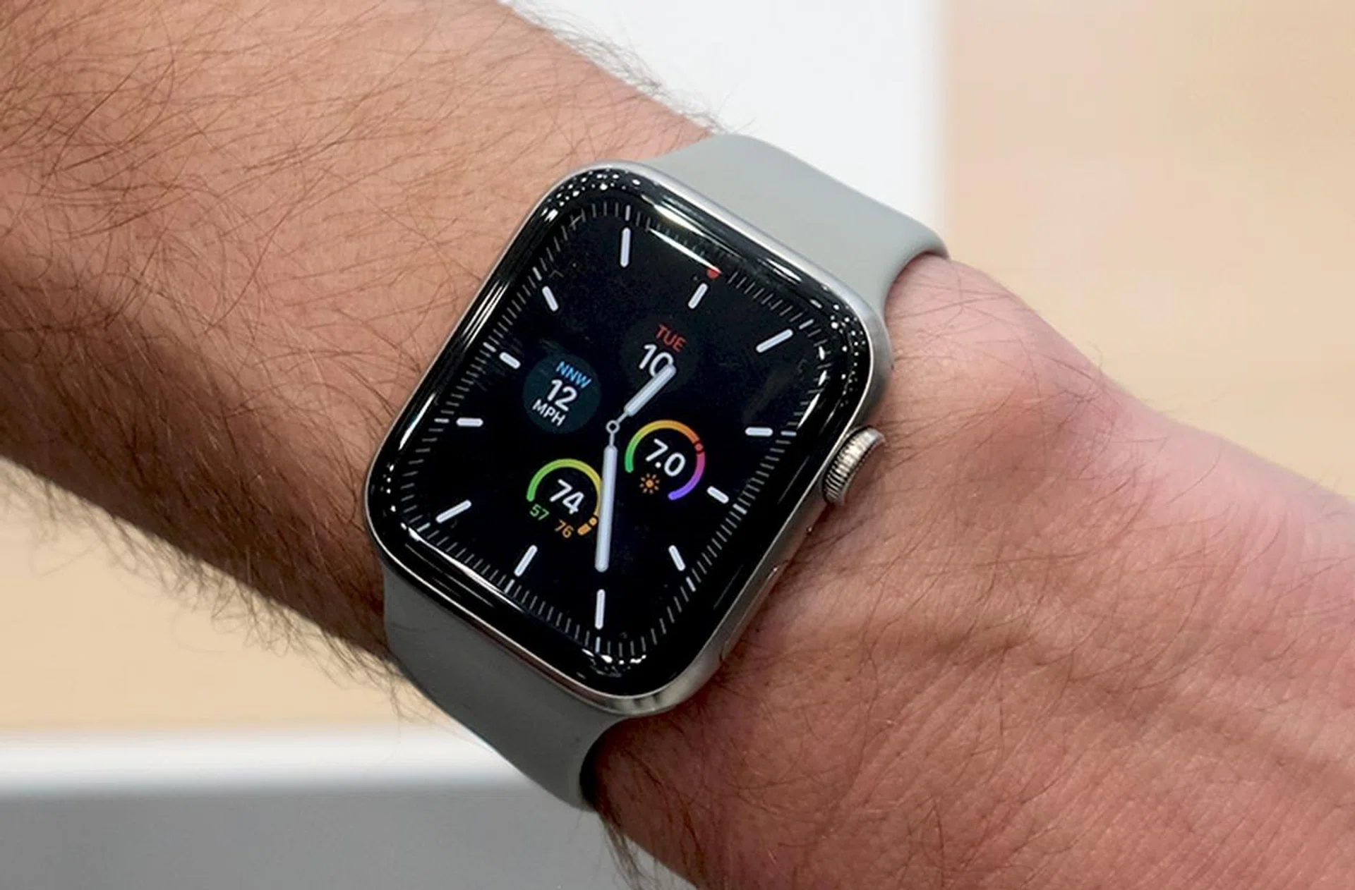 Here's the same watch face in sleep mode. Note how the face is now mostly dark and the seconds hand is missing. Certain complications can still be read if you so choose and they retain their colour.