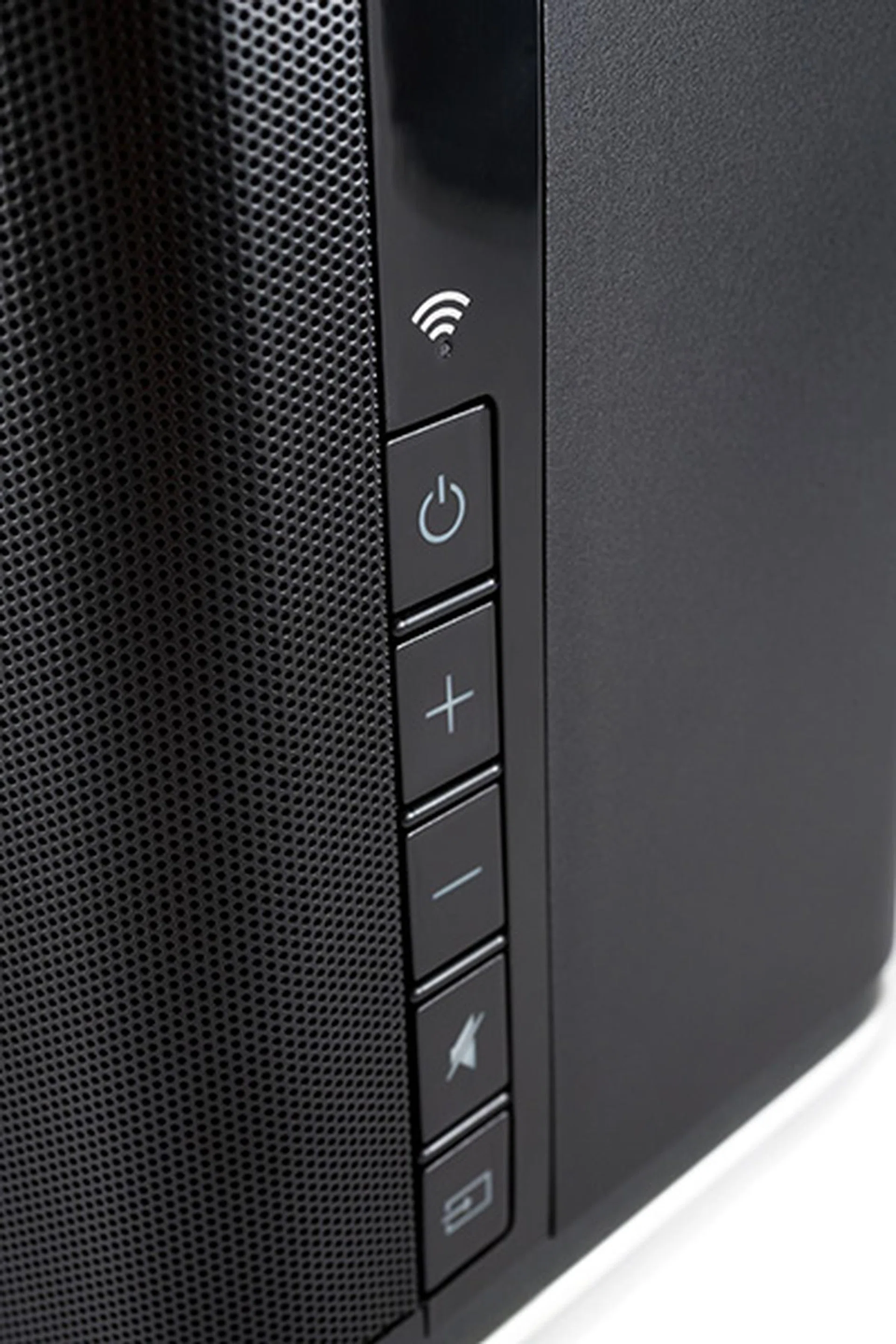 Simple controls run down the side of the PW 600.