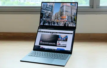 ASUS Zenbook Duo UX8406. Photo: HWZ.