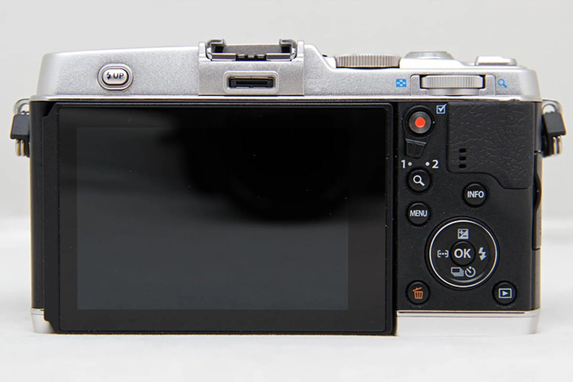 A switch on the back lets you cleverly switch between two sets of controls for the twin control dials.