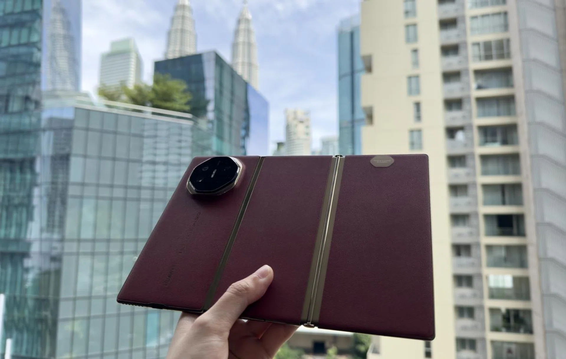 Huawei Mate XT. Photo: HWZ.