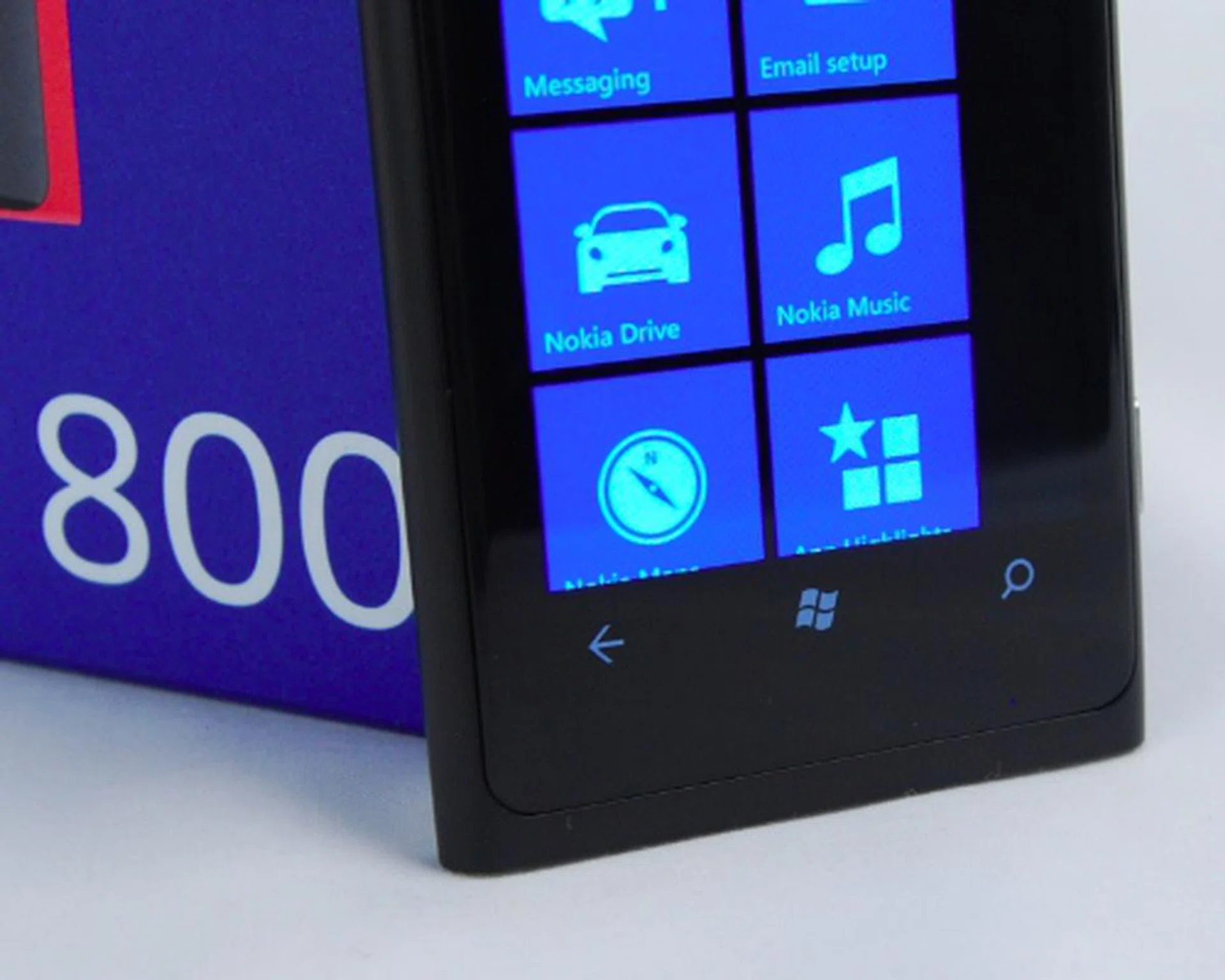 Including the required  shortcuts for the Windows Phone OS means you get a smaller 3.7-inch AMOLED display on the Lumia 800. On the bright side, that screen size is still comfortable to work with.