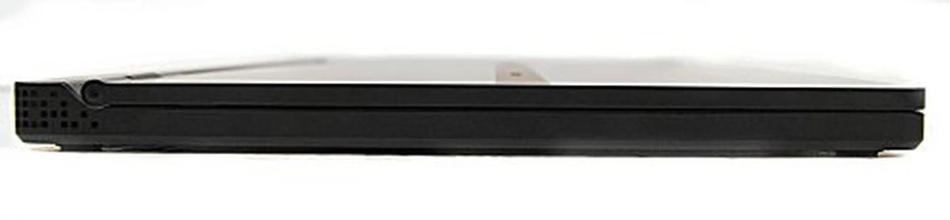 Like the front, the left side is devoid of any ports.