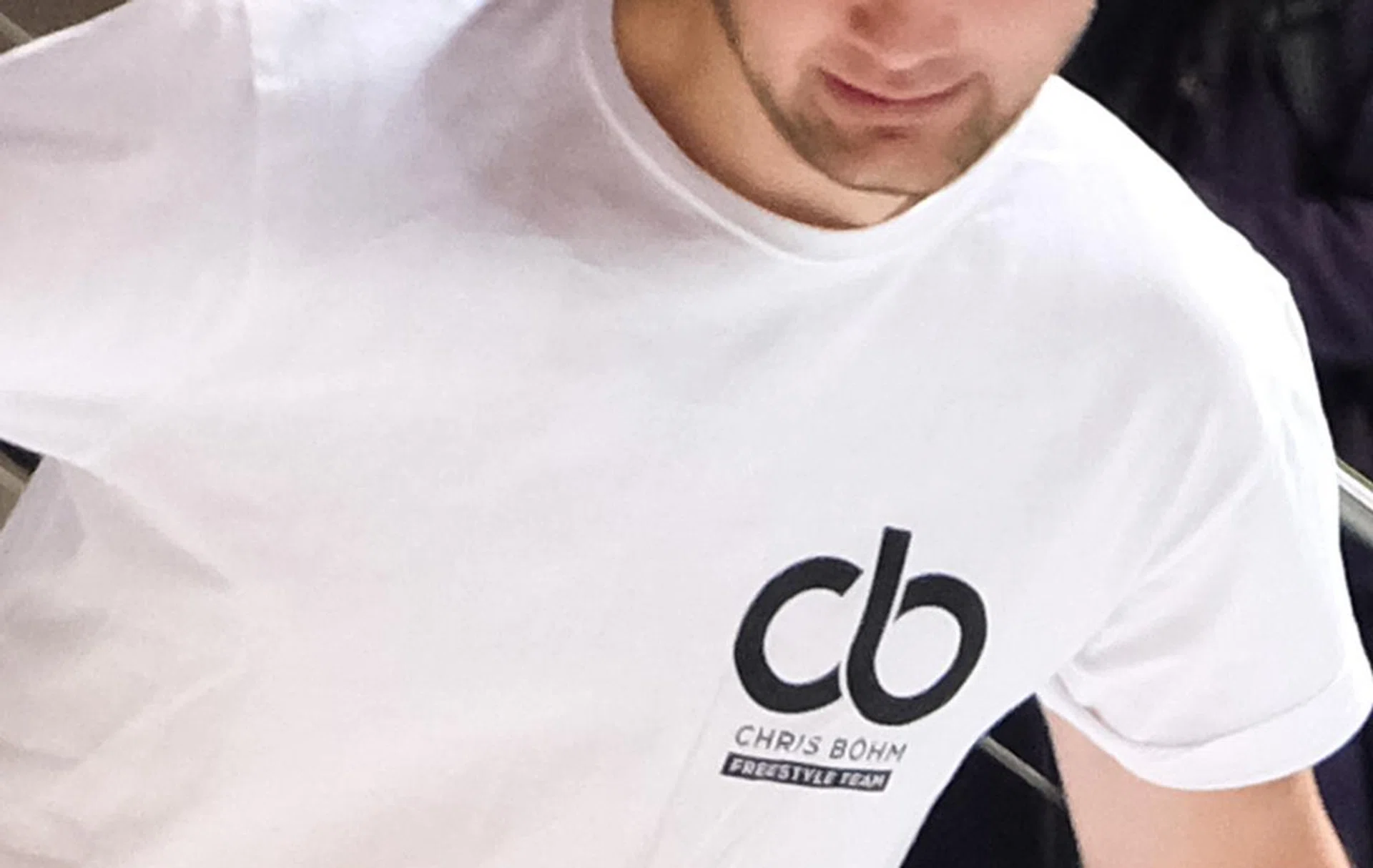 For a high-speed capture, this 100% crop looks great.