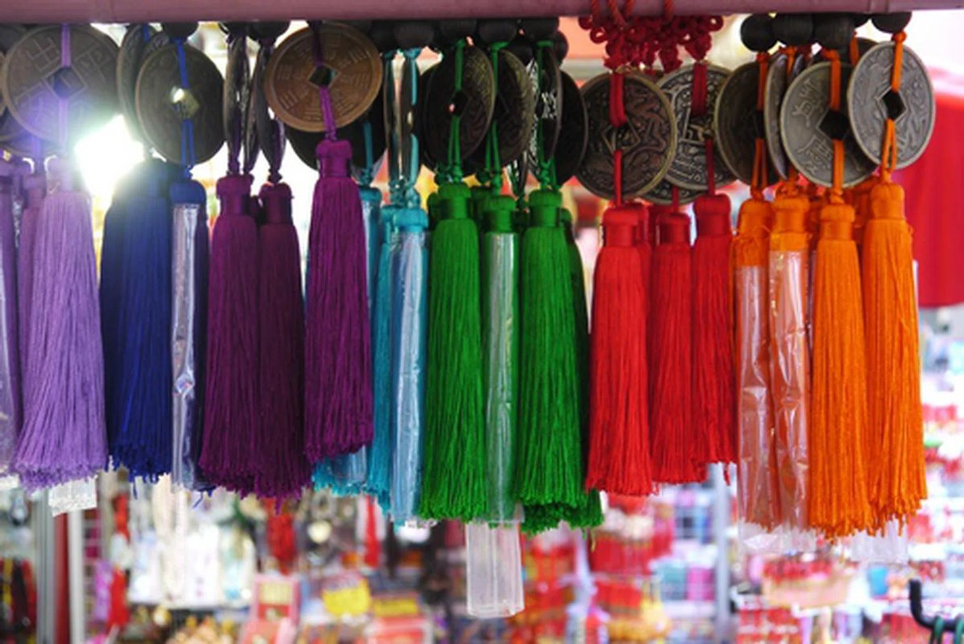 Shot at f5.2, 1/20 sec, 70mm, ISO400.