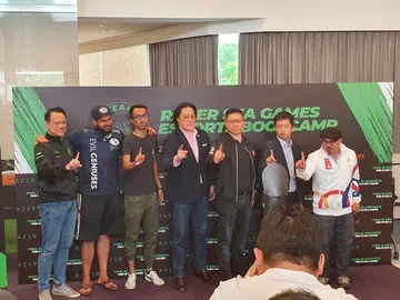 From the right, Alvin Juban, Ng Chong Geng, Harry Kartono, Samart Benjamin Assarasakorn, Ahmad Syawan bin Anuar,  Sam ‘BuLba’ Sosale, and David Tse,