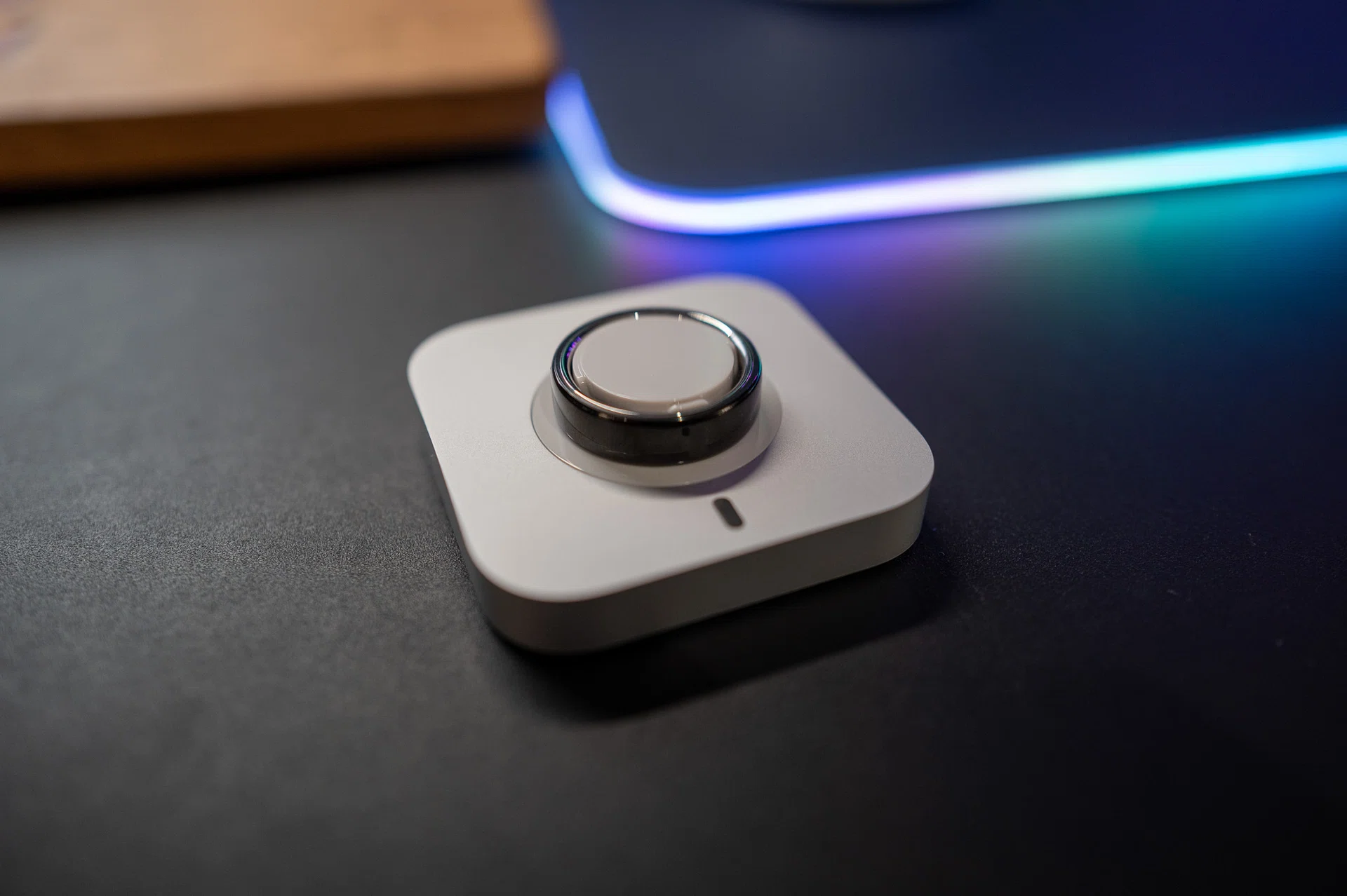Oura Ring 5 charging dock