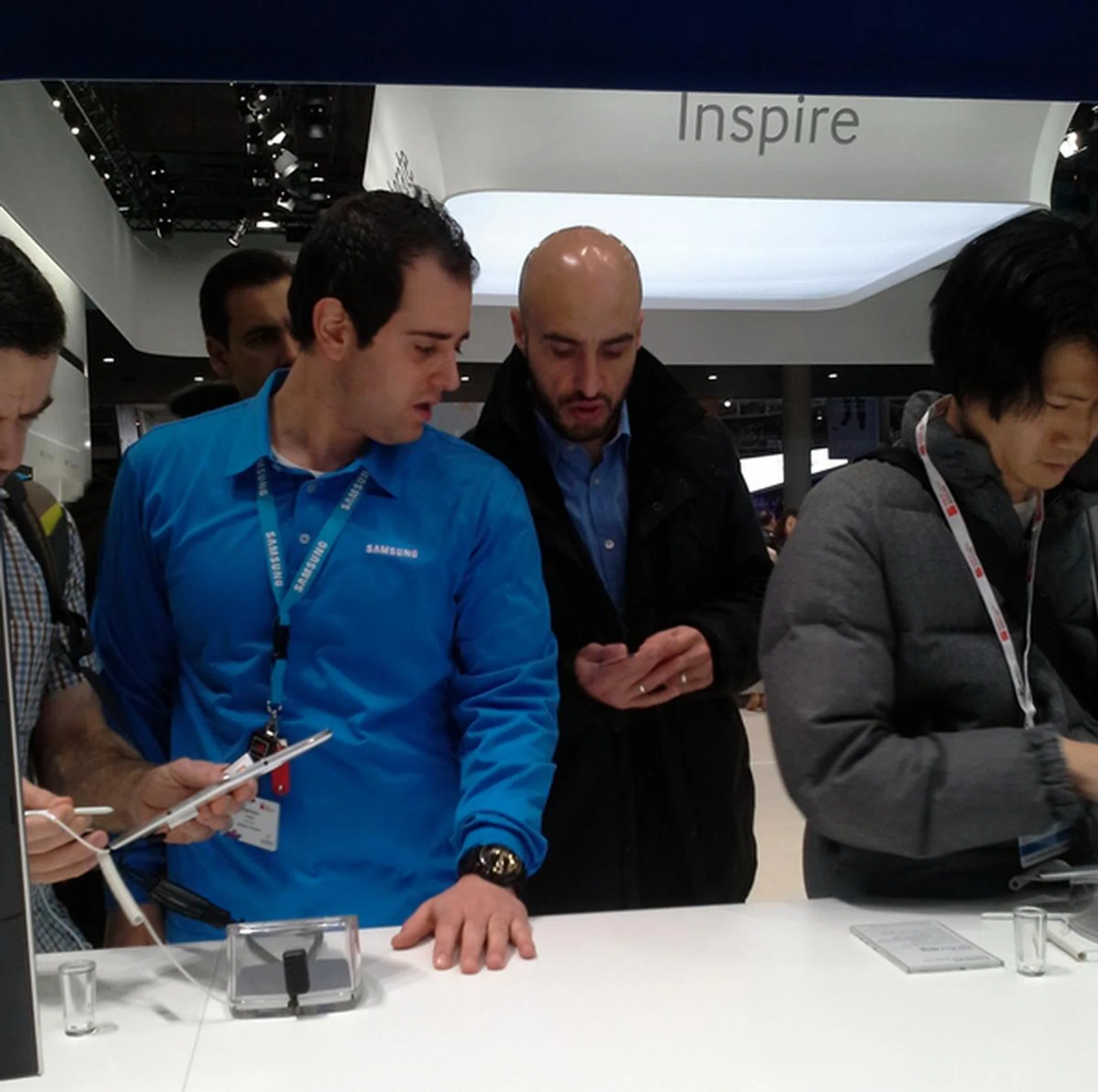 This is a test shot taken at the Samsung booth. The image quality is decent for a tablet. Click to see the photo in full resolution.