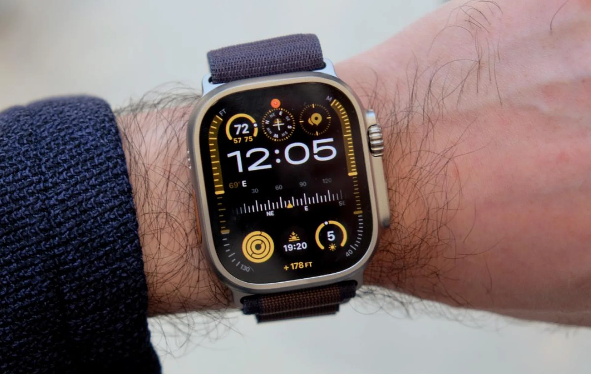 Modular Ultra is great if you love having multiple complications on your watch face. I find it superb for travelling.