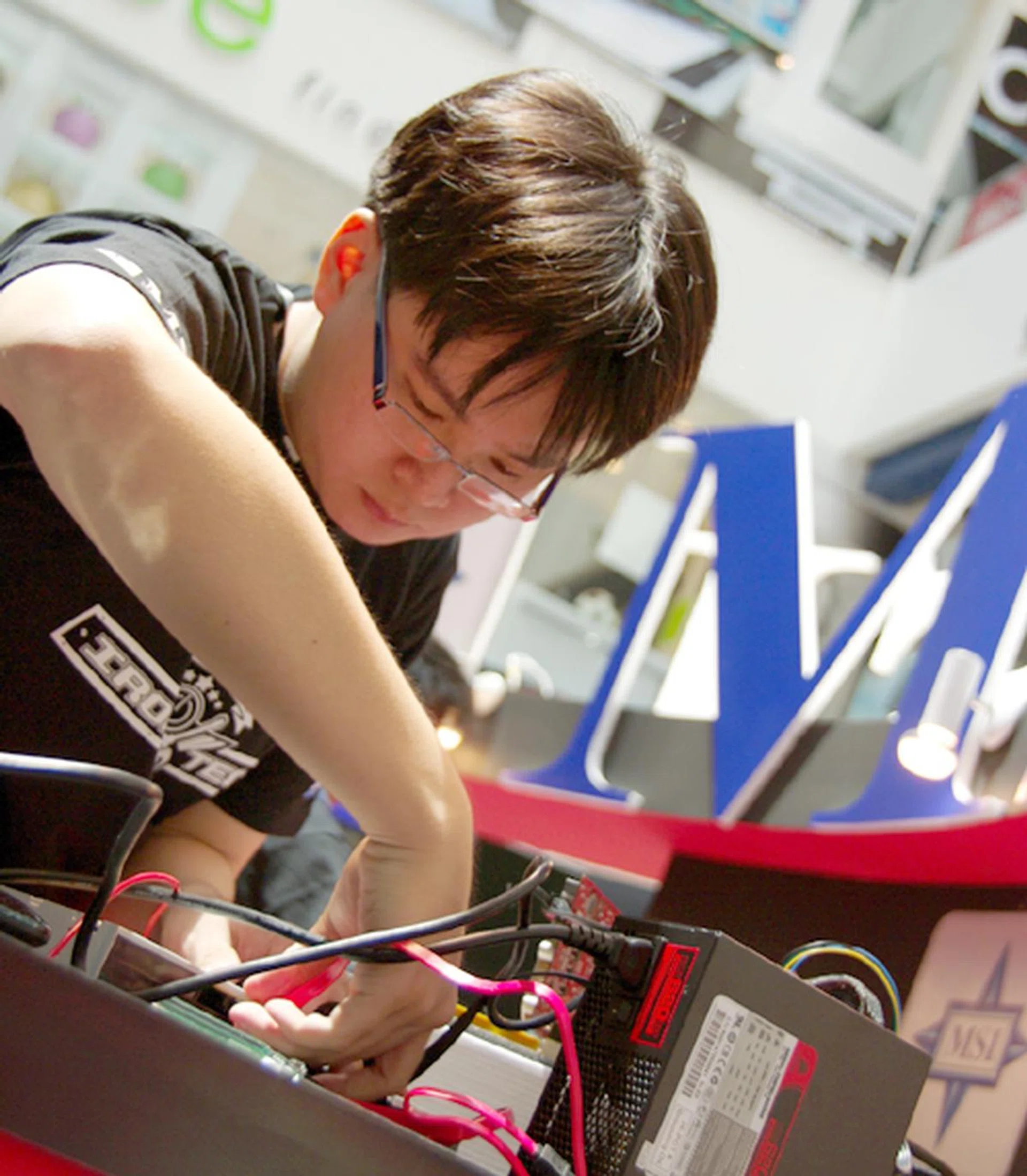  Not one to be outdone, Chen Tianyi was hard at work with his finishing touches, and caught up to Jeremiah Ong with a timing of 6 minutes and 22 seconds, placing him as the second fastest and thus awarded with 2 bonus points.  
