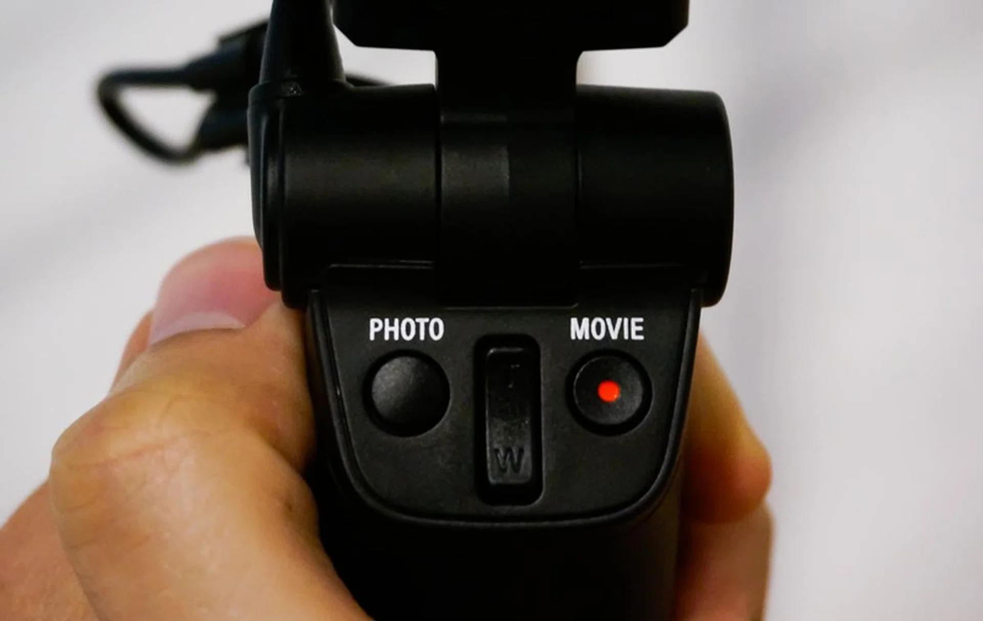 Handy capture buttons let you start recording from the handle itself.