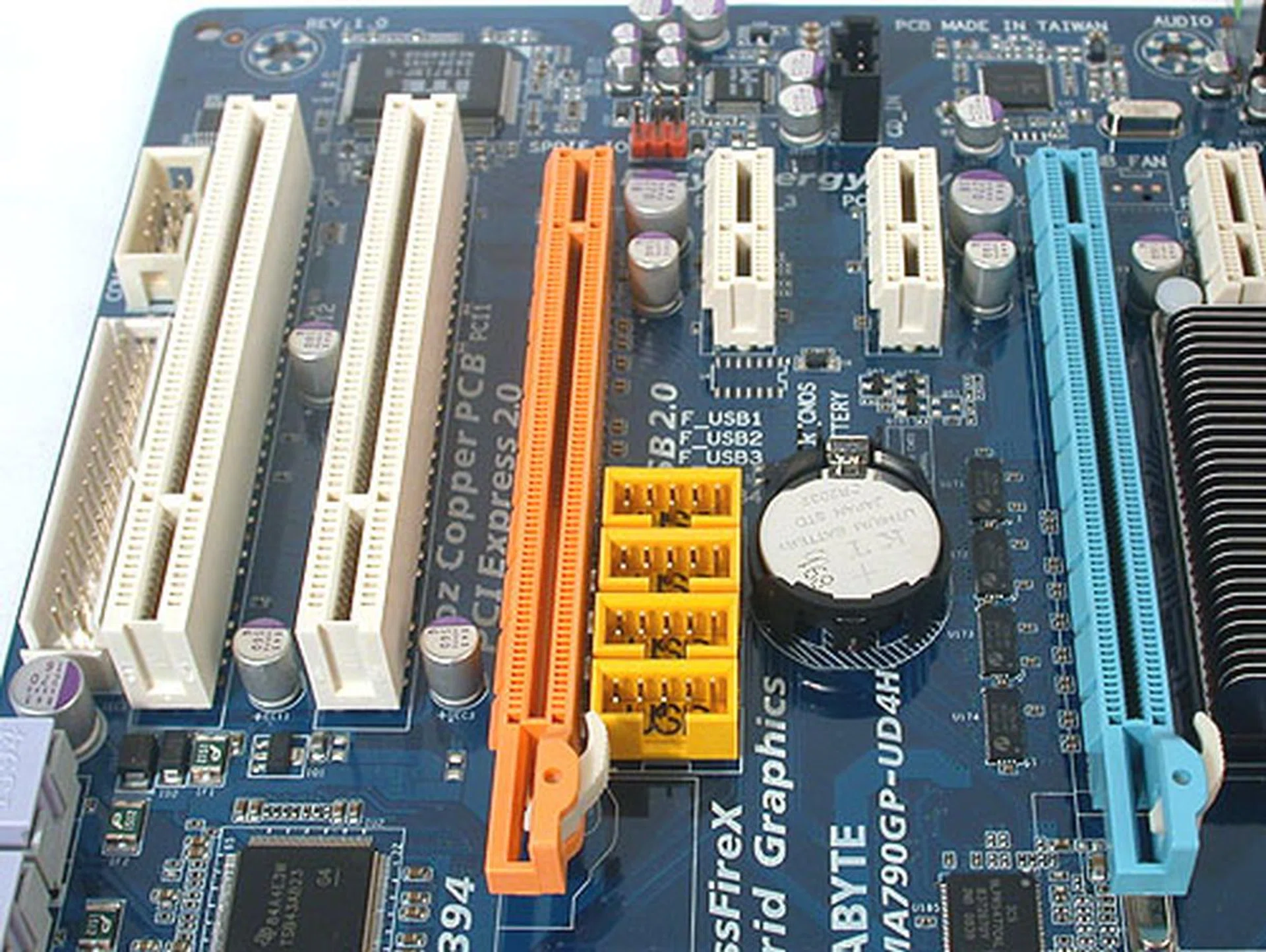 Gigabyte MA790GP-UD4H (AMD 790GX) - Ultra Durable 3 for DDR2