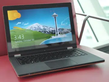 The Lenovo Ideapad Yoga 13 is finally here, and it looks almost exactly like the Lenovo Ideapad U300s we reviewed last year. 