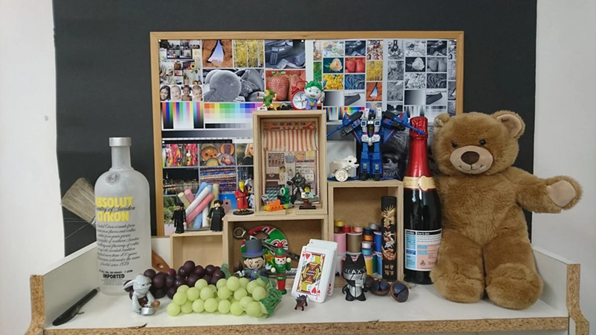 For reference, this is taken by the Xperia Z5. Auto. Click to see full-res image.