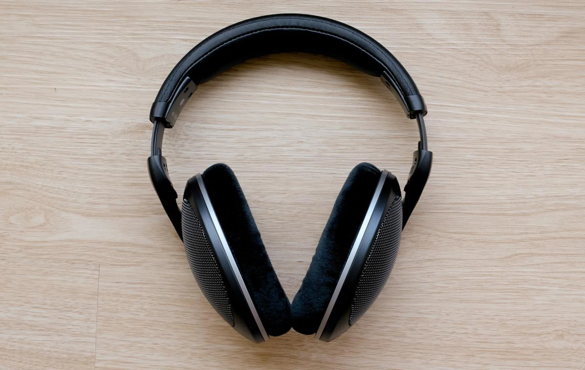 The HD 550 is an excellent option for anyone looking for that a neutral headphone for reference listening. Photo: HWZ