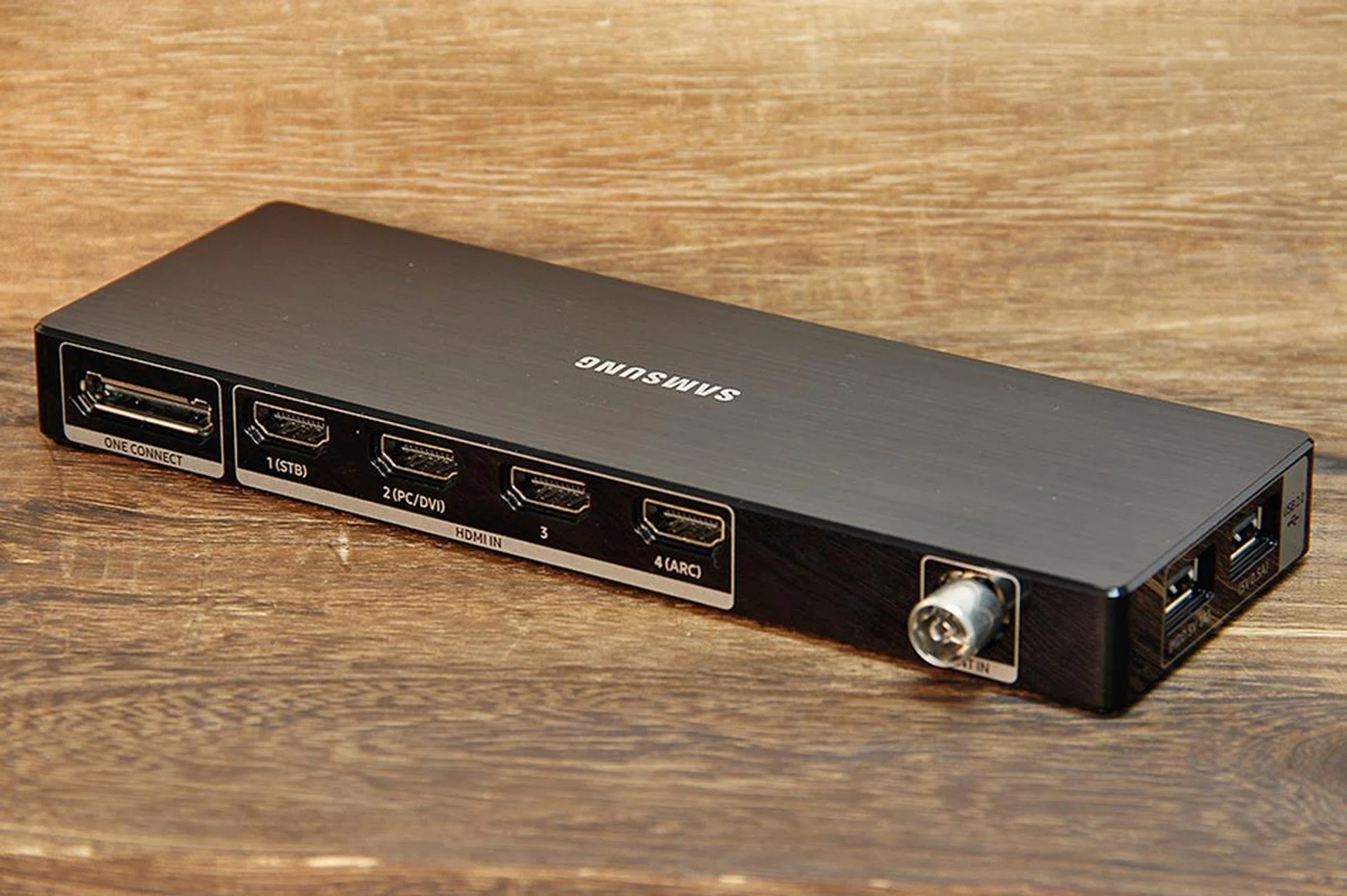The KS9000 ships with a mini One Connect box that you hook up to the TV’s rear with a single cable, and it houses enough I/Os for most needs, including four HDMI and two USB 2.0 ports, and a digital audio out jack. The LAN jack and another USB port can be found at the back of the TV.