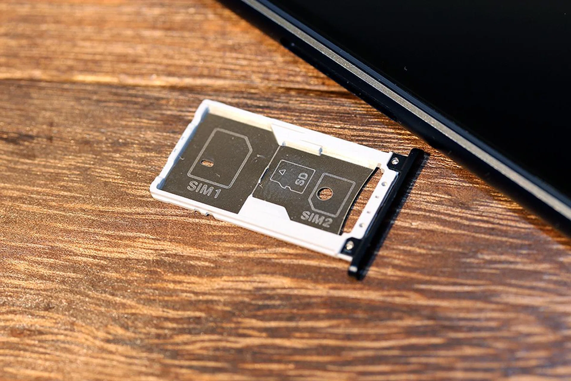 micro-SIM and nano-SIM, or micro-SIM and microSD card? Decisions, decisions.