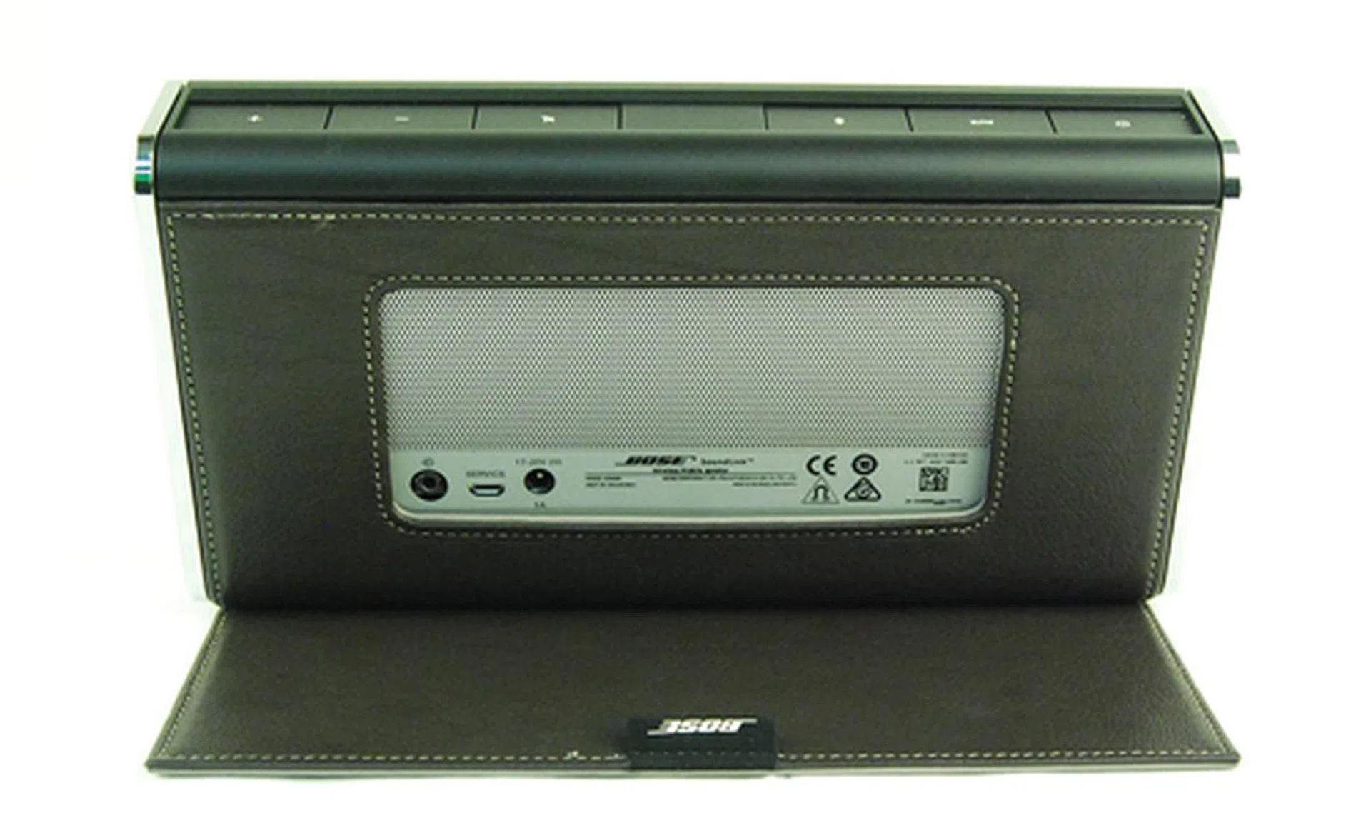 The cover not only gives the SoundLink an elegant finish, it also serves in propping the device upright.