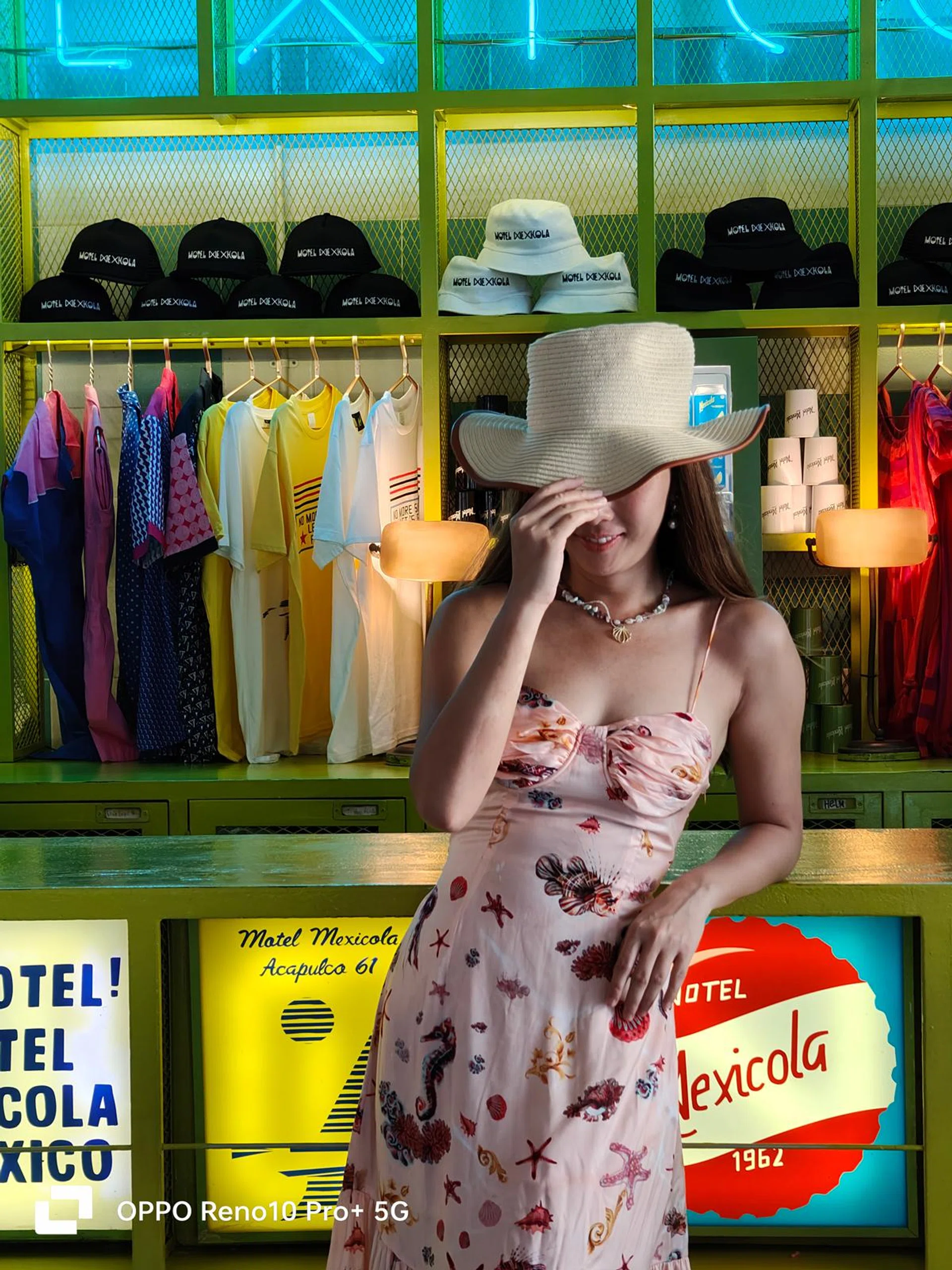 Telephoto camera, 3x optical zoom.