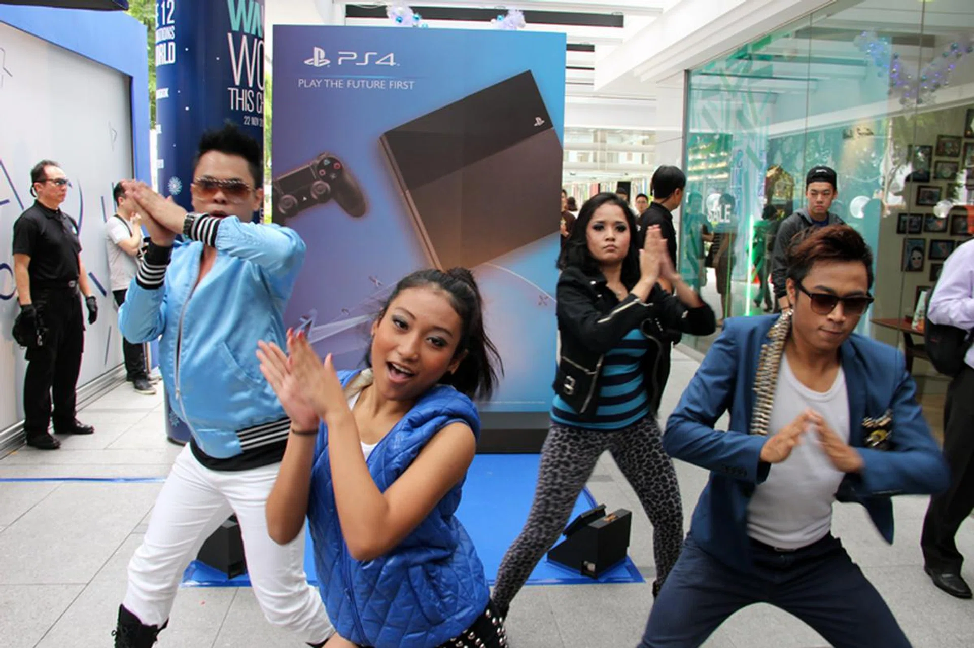 To kick off the event, a dance troupe performed a lively routine choreographed to one of Sony's official Playstation 4 soundtracks.