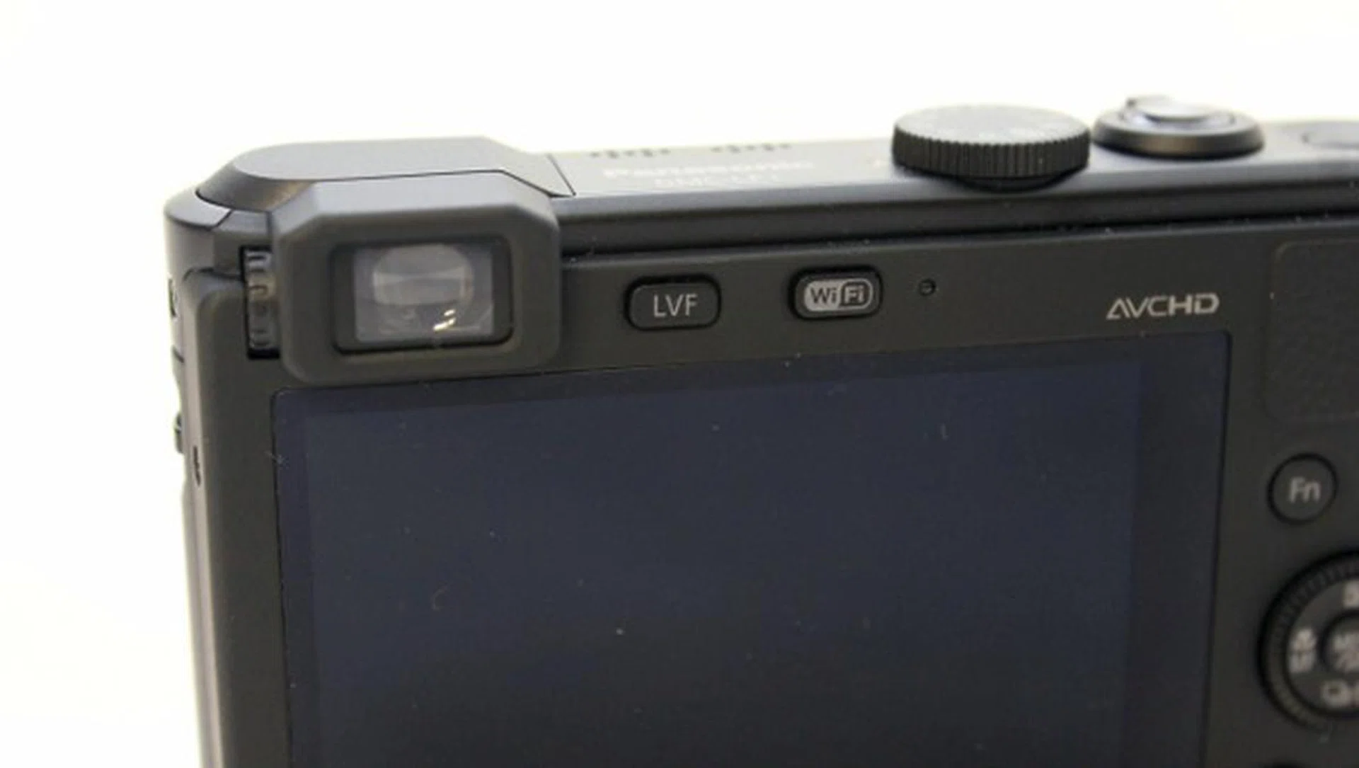 The Panasonic LF1's electronic viewfinder is small, so while it's handy to use it once in awhile, your eye will be strained if you're looking to use it for an extended period of time. 
