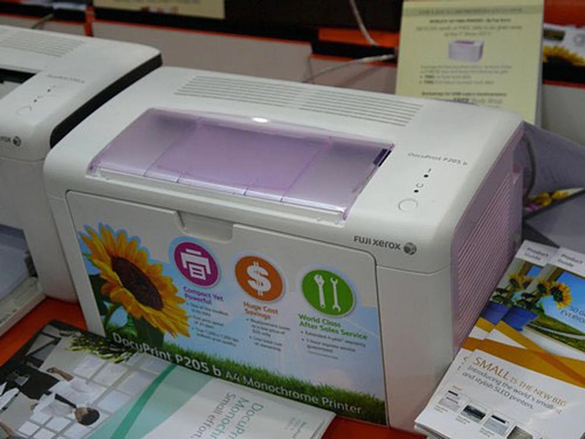 Fancy a pink DocuPrint P205 b monochrome printer? There's no discount at $169 but you do get a free 1K toner and Pink Parlour voucher. The quartz and black models are going for a very affordable $139 with a free 1K toner.