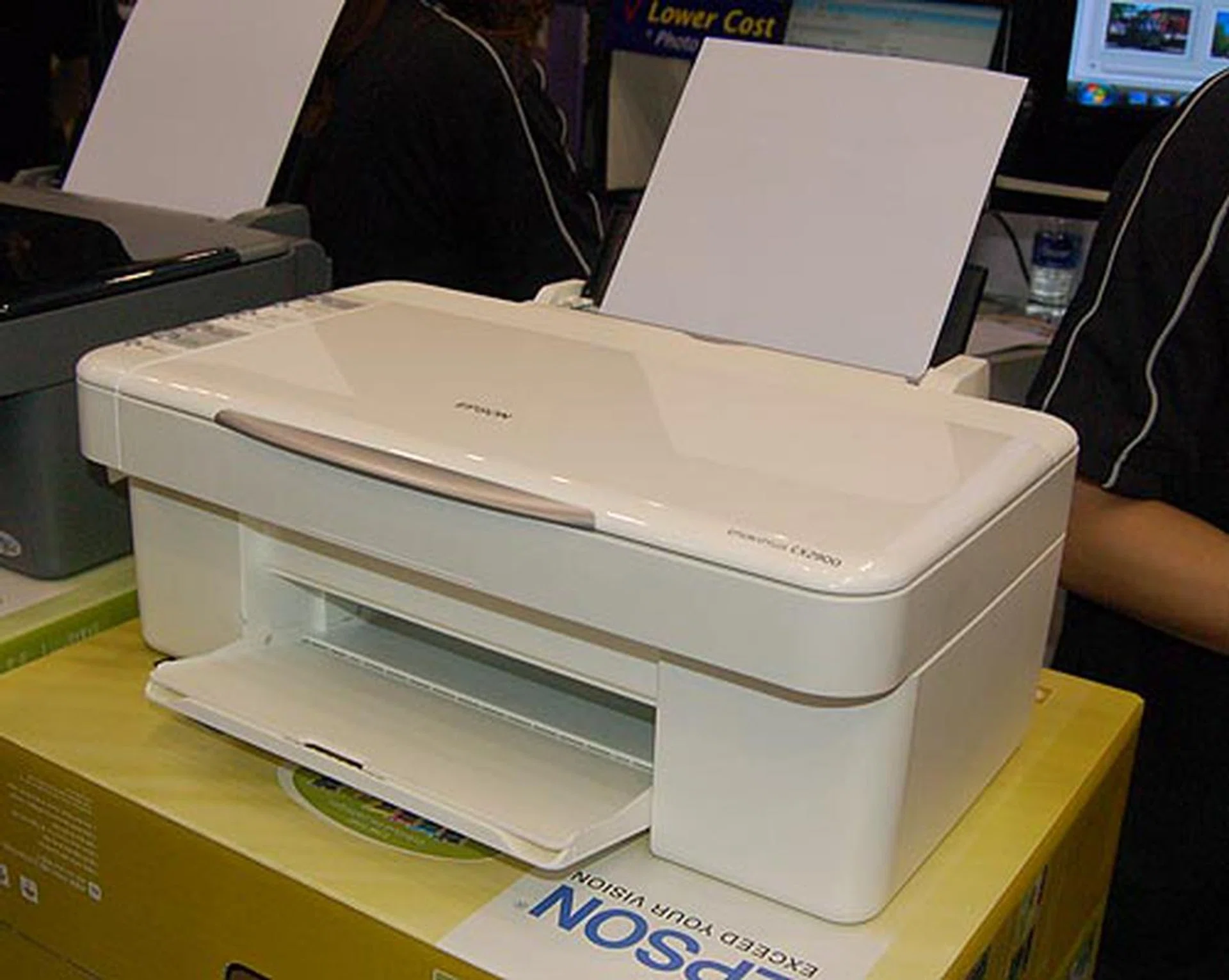  The CX2900 comes in chic white and only costs $108. It boasts cheap refills that only cost $9.90 per ink cartridge.  