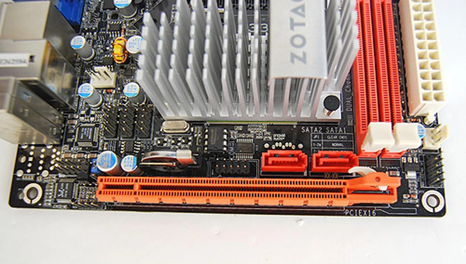 You can't have your cake and eat it, so the super small Zotac GeForce 9300-ITX WiFi gets only a single PCIe x16 slot and two SATA ports.