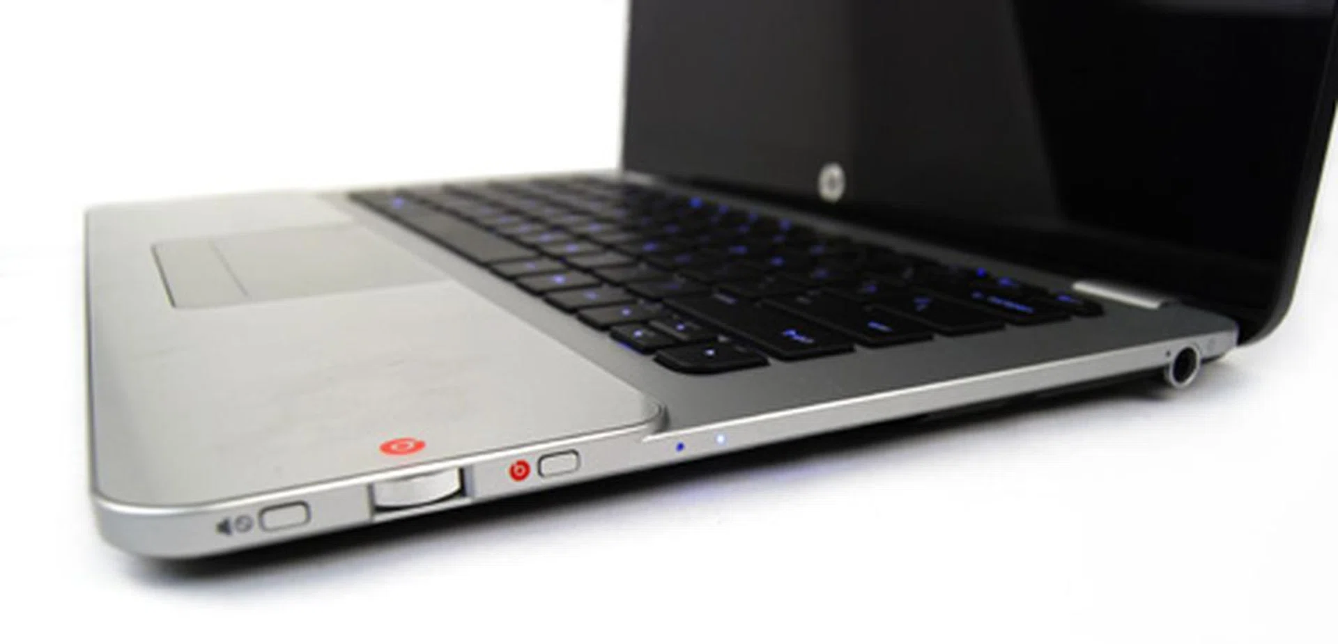 Plenty of room for another port or two on the right profile, but sadly HP hasn't spread some of the connectivity options on this side and crammed them tightly on the left profile.