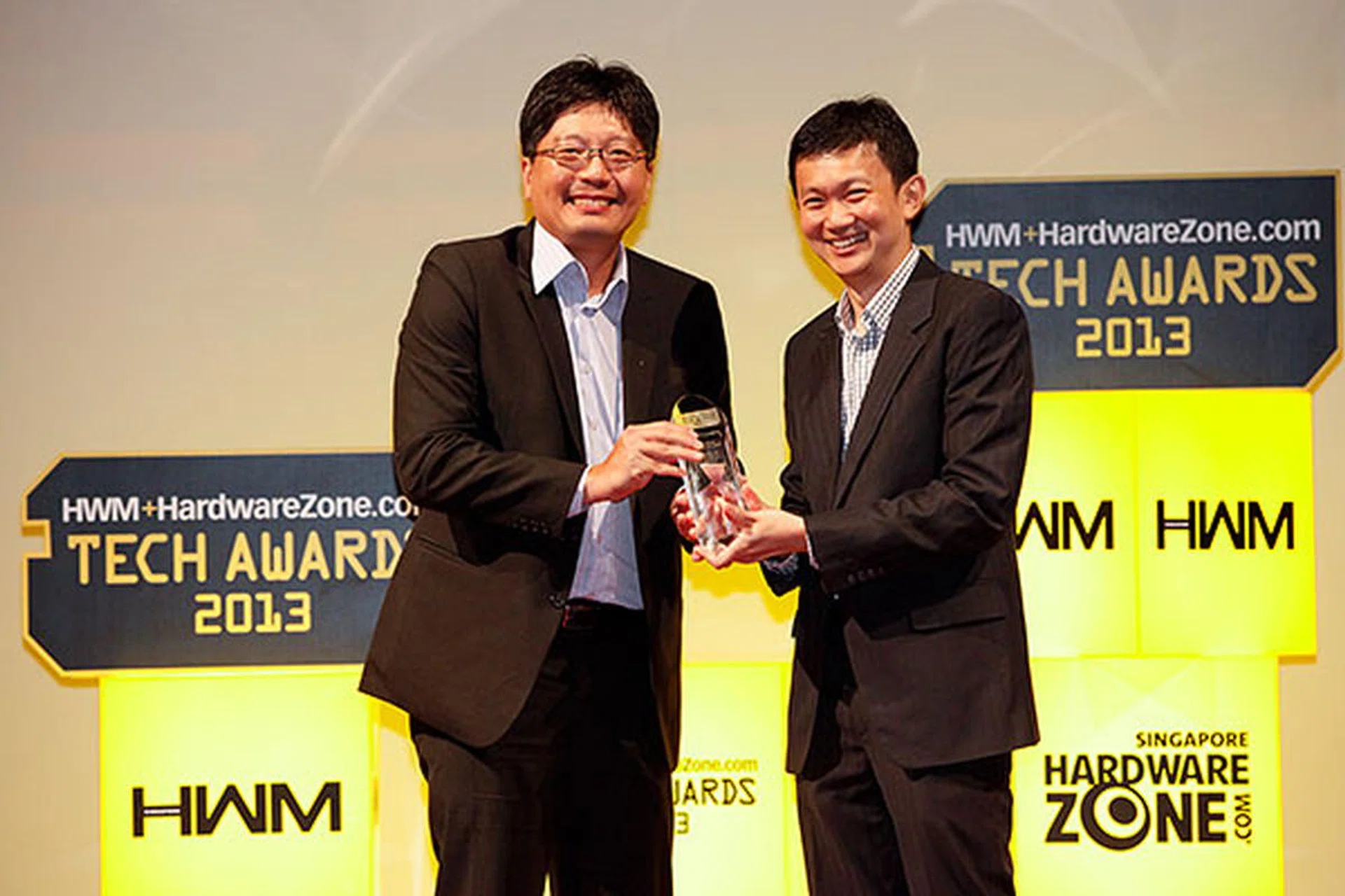 Fuji Xerox was voted Best LED Printer Brand by our readers, and our team of reviewers also gave its DP M355 df the Best SOHO Mono Laser MFP award. Accepting the awards was Mr. Vincent Sim, General Manager for ASEAN, Fuji Xerox Asia Pacific.