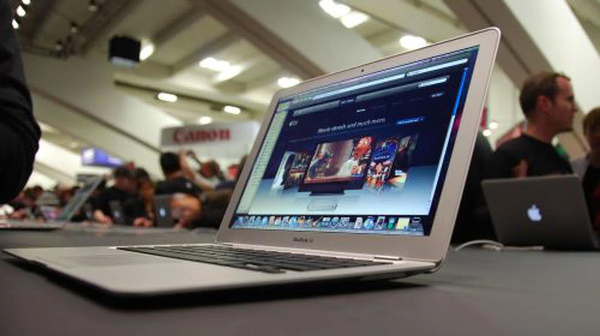 Well that's it for our short and brief Macworld show floor walkabout in San Francisco. Here's a final parting shot of the MacBook Air, perhaps the most talked about product at the event.
