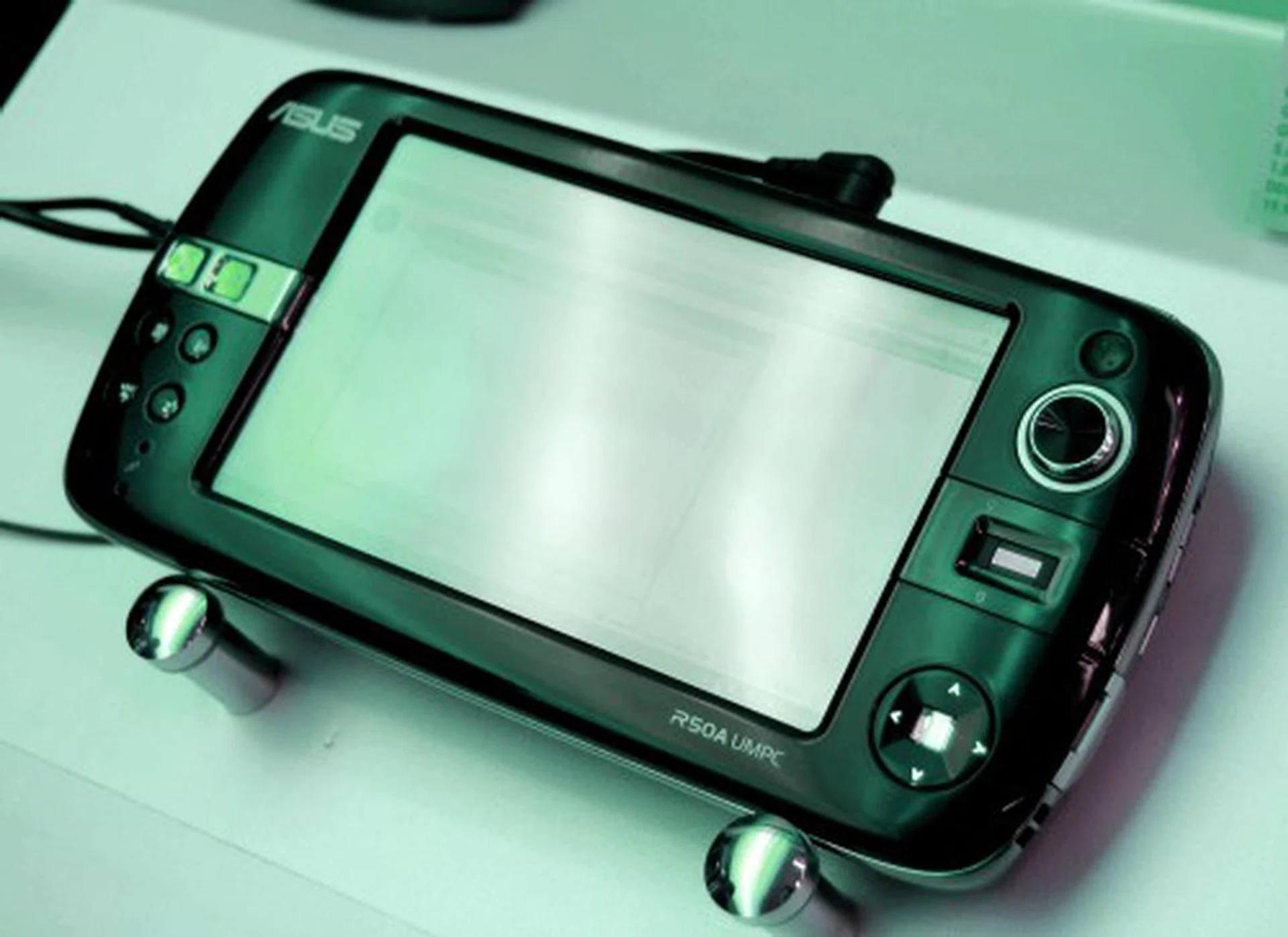  Wrapping things up is the R50, a device running on Intel's Atom and Windows Vista, and has GPS, 3.5G functionality, and 32GB SSD. "Mini is Mighty" indeed.  