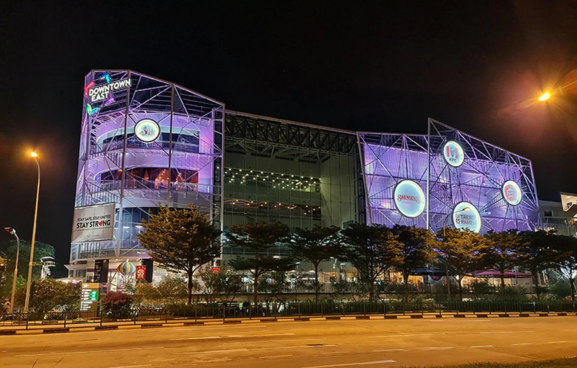 Opposite E!Hub