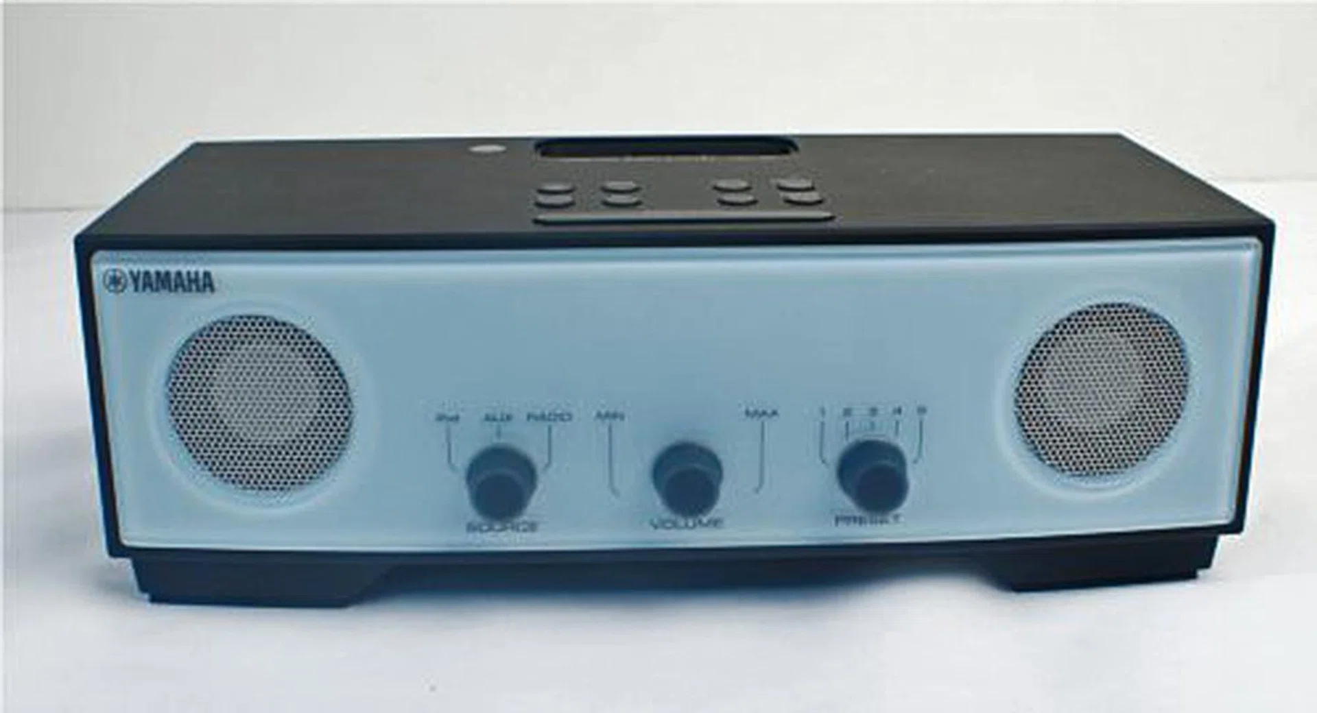 With a simple and understated design,  the Yamaha TSX-80 blends in well with your bed side table or work desk, and performs well for close-range listening. It also doubles up an expensive audio alarm clock.