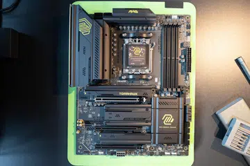 The X870 MAG Tomahawk WiFi is built to power the upcoming next-gen graphics cards from NVIDIA and AMD. Image: HWZ