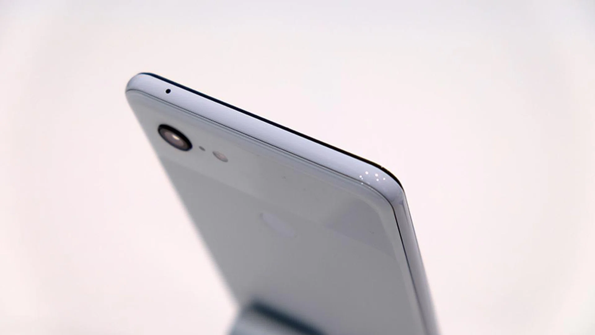The edges of the phone have a nice sheen to them.