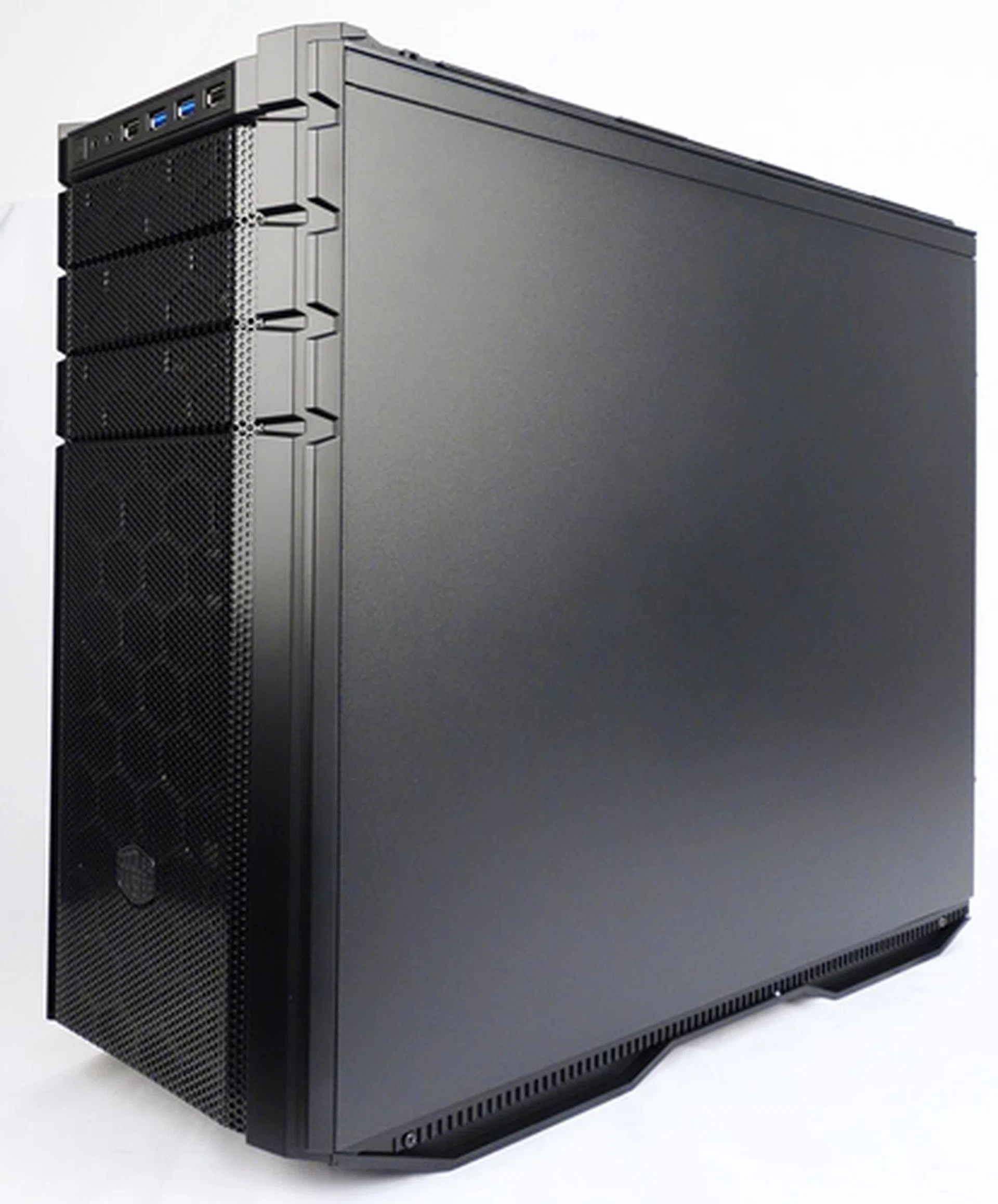The other side panel of the HAF 925 has a matte finish.