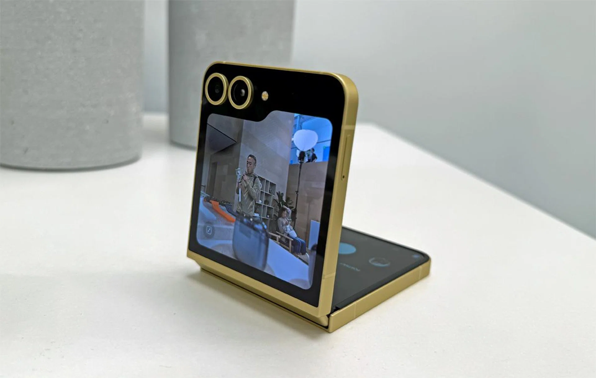 Samsung Galaxy Z Flip6. Photo: HWZ.