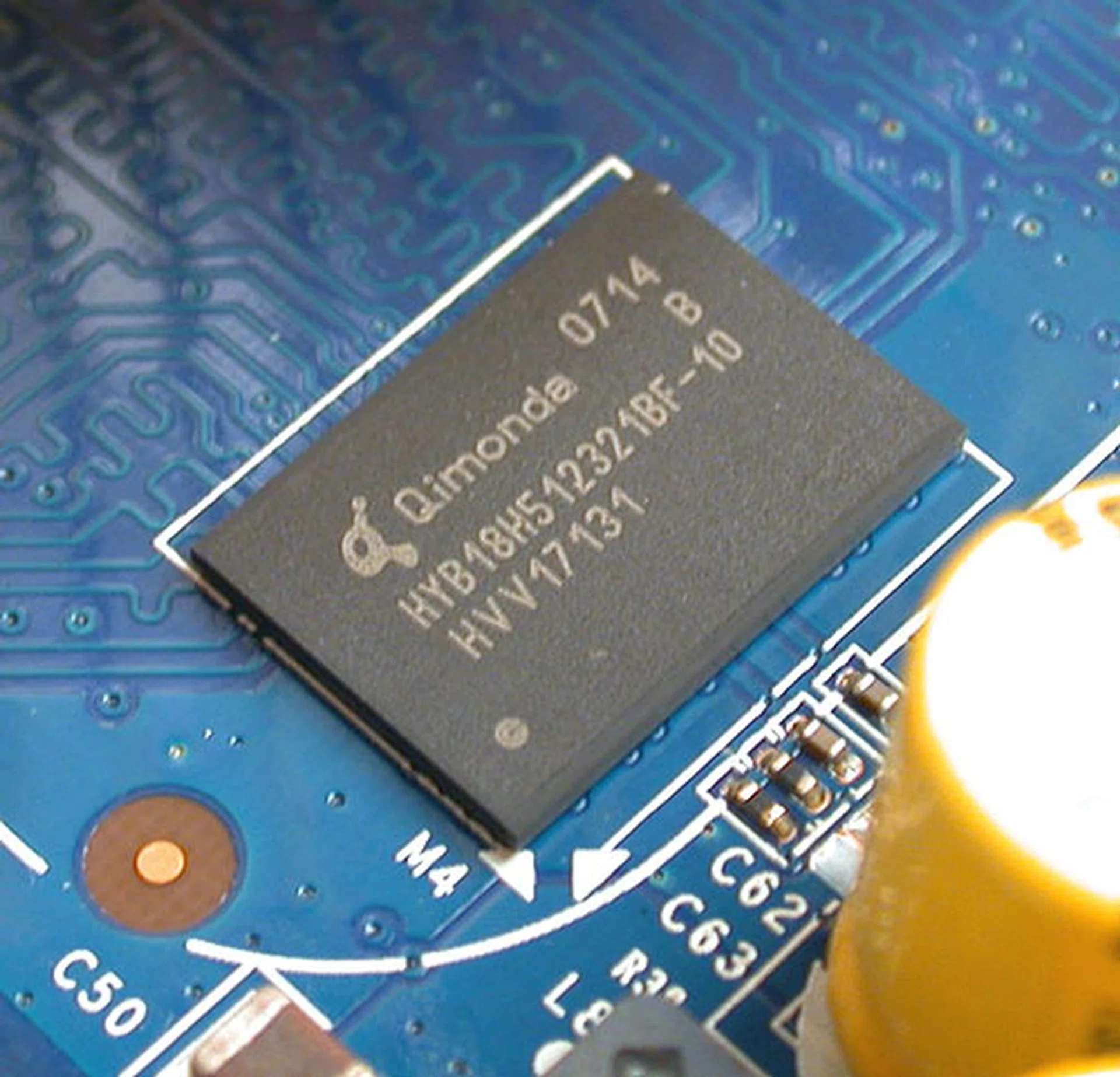 1.0ns rated DDR3 memory chips from Qimonda. 