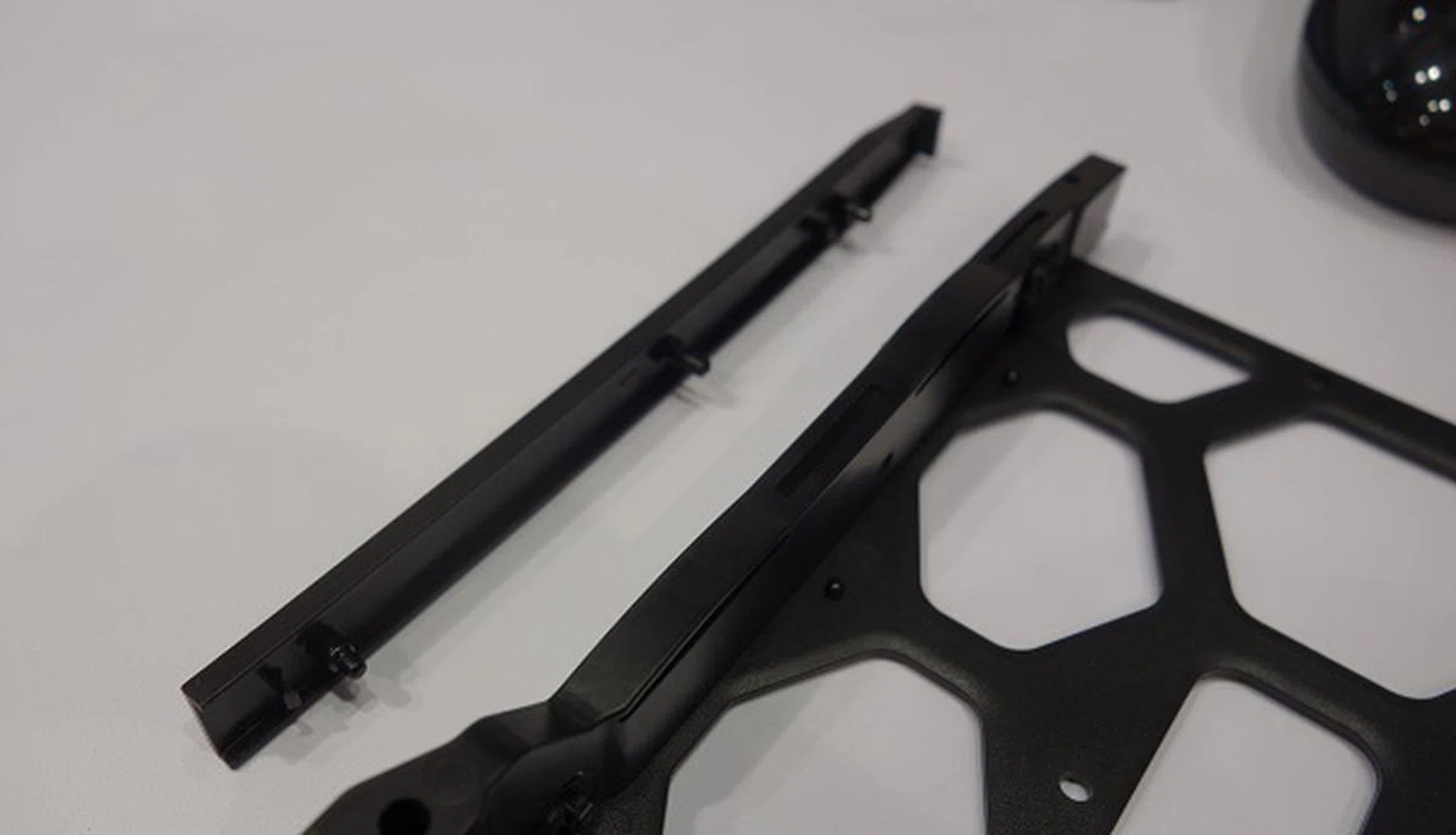 The Synology representative we spoke to mentioned this little nugget: That the DS414+ would come with screw-less drive rails as pictured. As someone who spends a great deal of time screwing and unscrewing drives in and out of NAS boxes during testing, this small tweak gets two thumbs up from me.