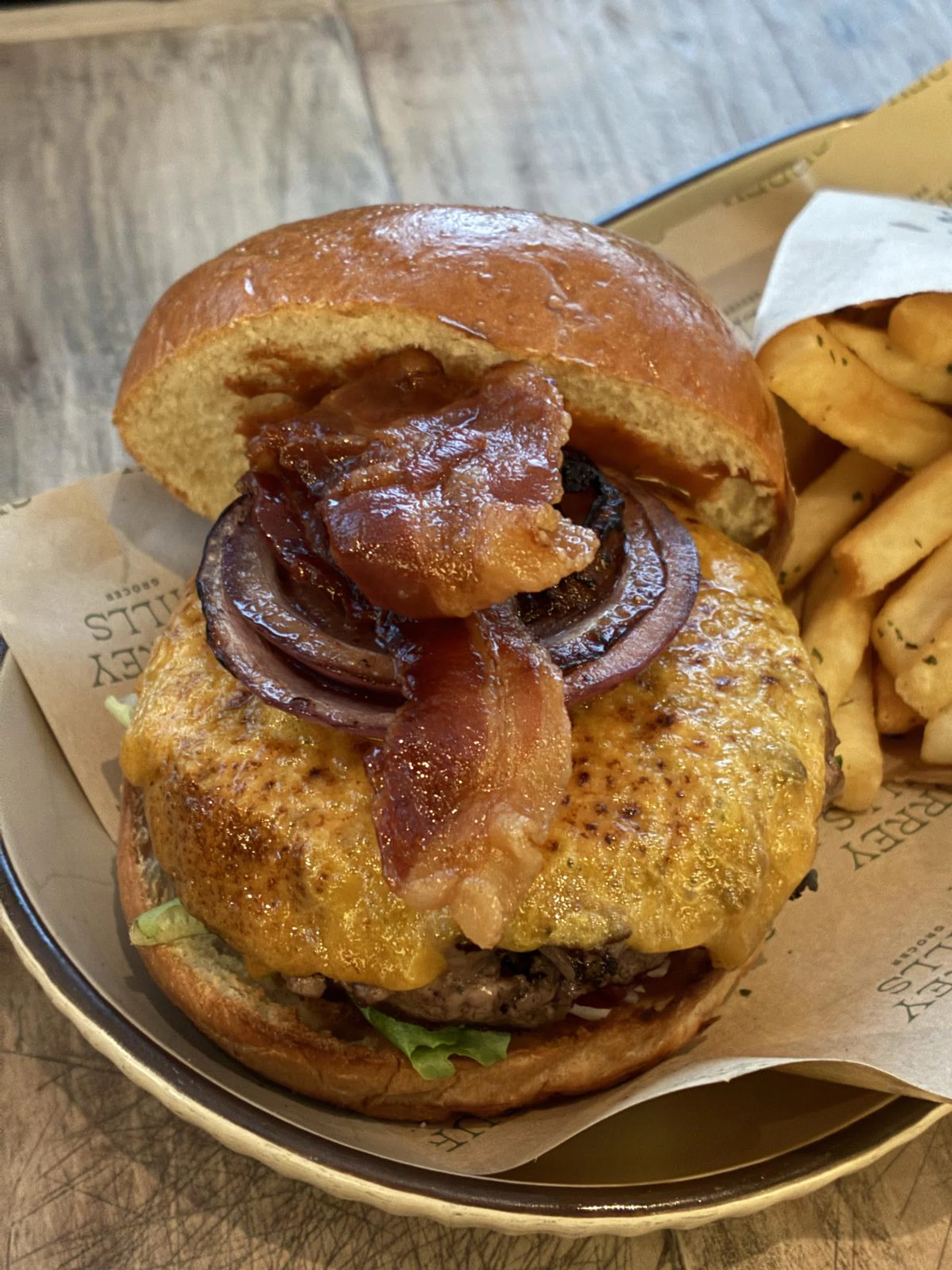 The iPhone 16E's camera features Night Mode. The last iPhone SE did not. (Click to see image in full resolution. Photo: HWZ)