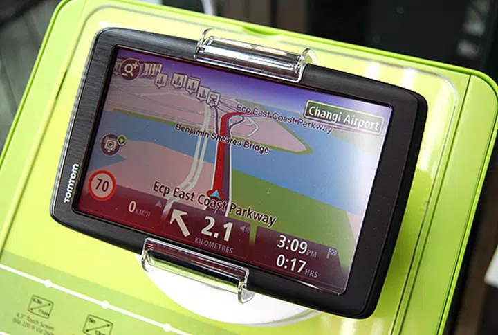 The Via 620 has a 6-inch, 800 x 480 display which is clear and crisp. The large display makes it easy for drivers to quickly consult the device for directions.