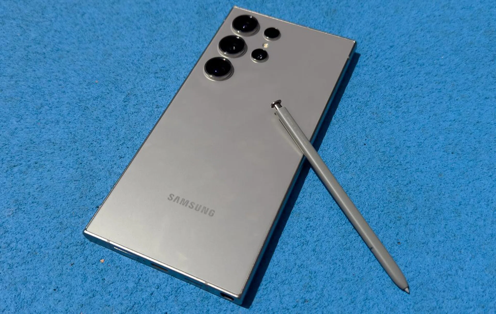 S Pen makes an appearance, again.