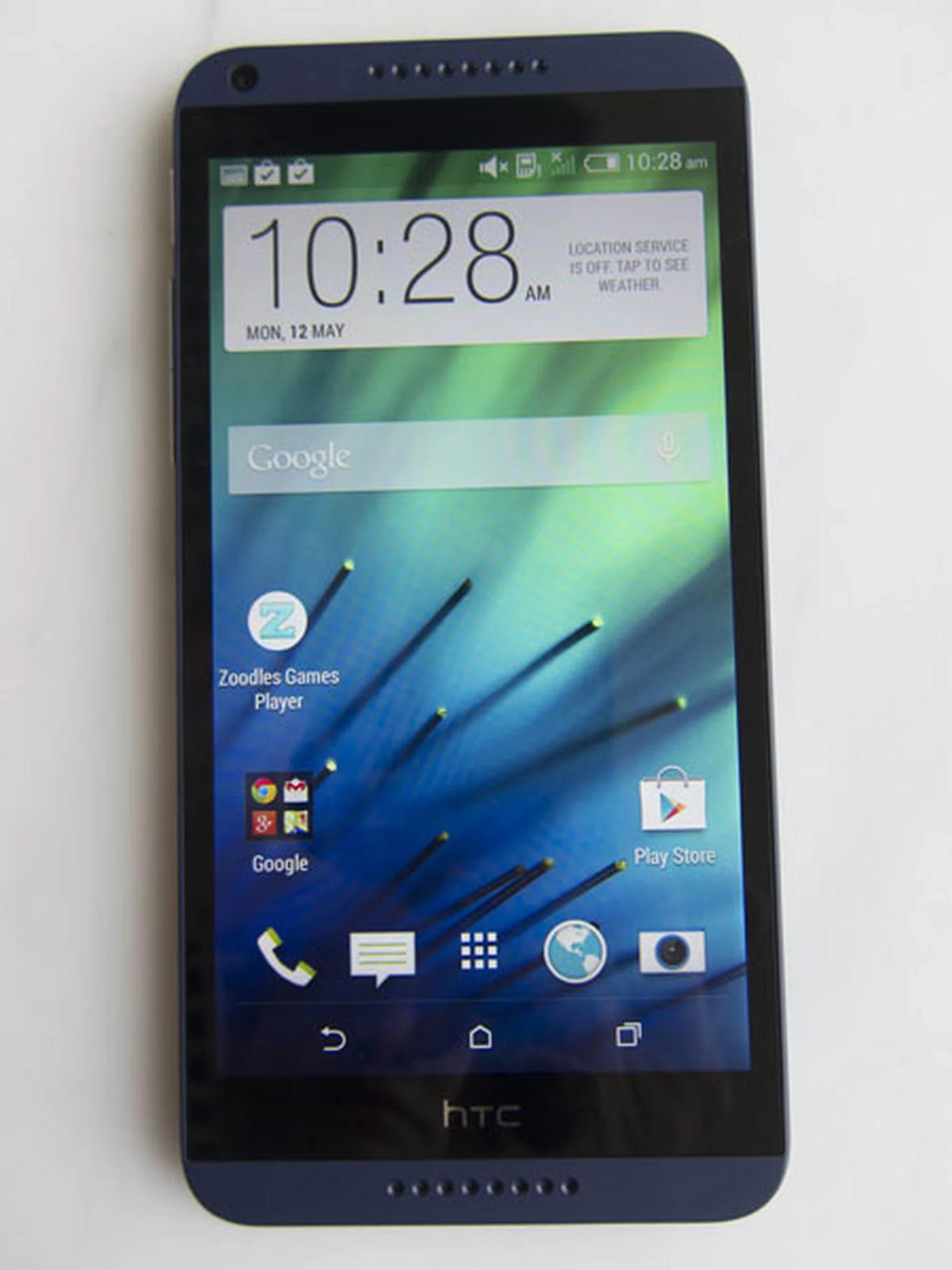 The HTC Desire 816 looks pretty classy from the front.