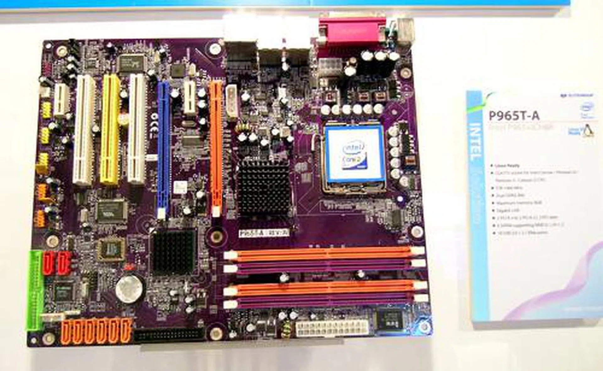 The P965T-A is actually the sister board of the PX1 in terms of features, except that it uses the ICH8R RAID Southbridge, sports a single Gb LAN and lacks the funky heat-pipe.