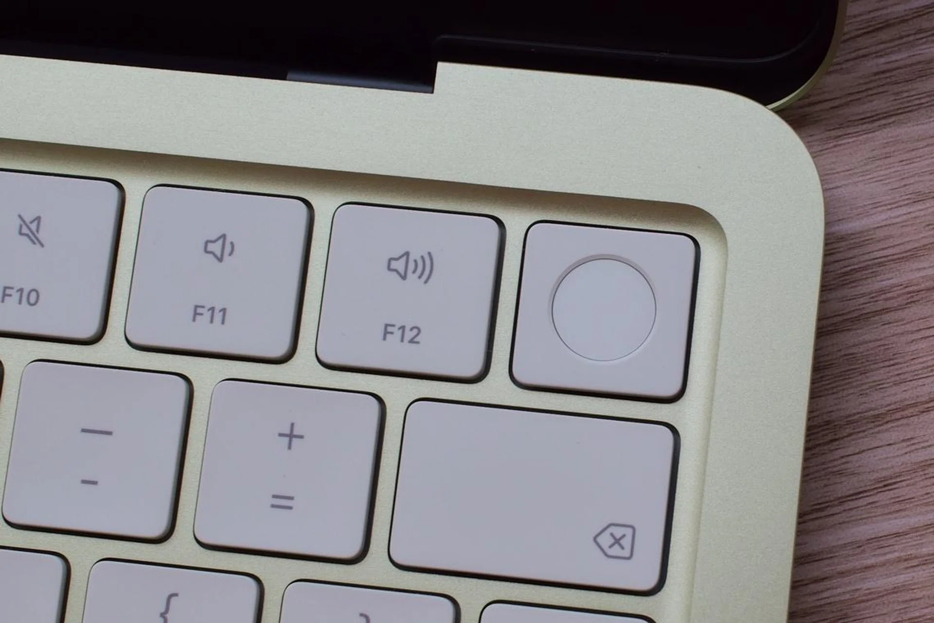 MacBook Neo Touch ID