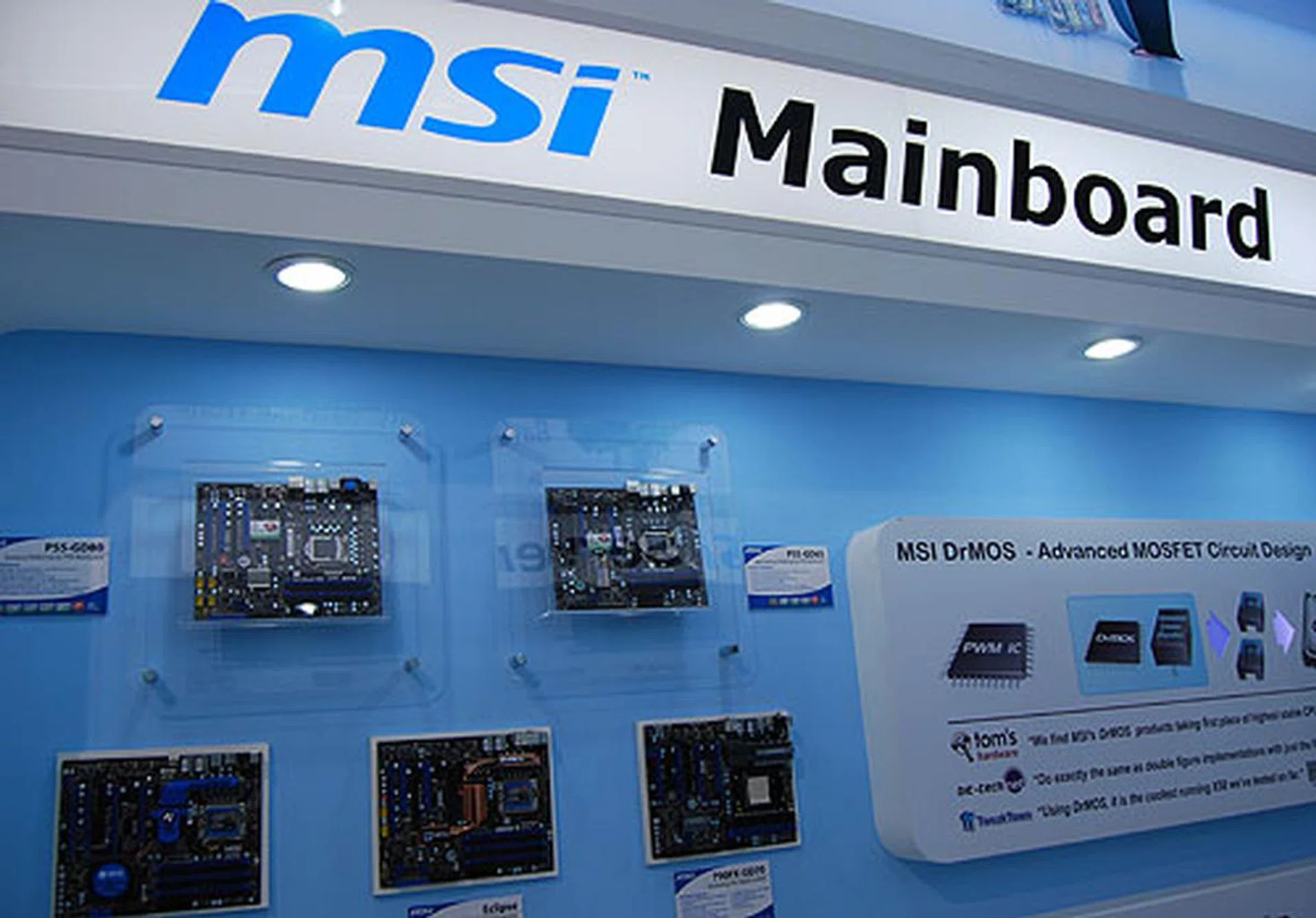 As expected, MSI continues to expand its DrMOS technology to all its motherboards. Additionally, auto-overclocking is also a concern, with MSI including quite a few of its newer technologies on the latest boards, like OC Dial and Max FSB.