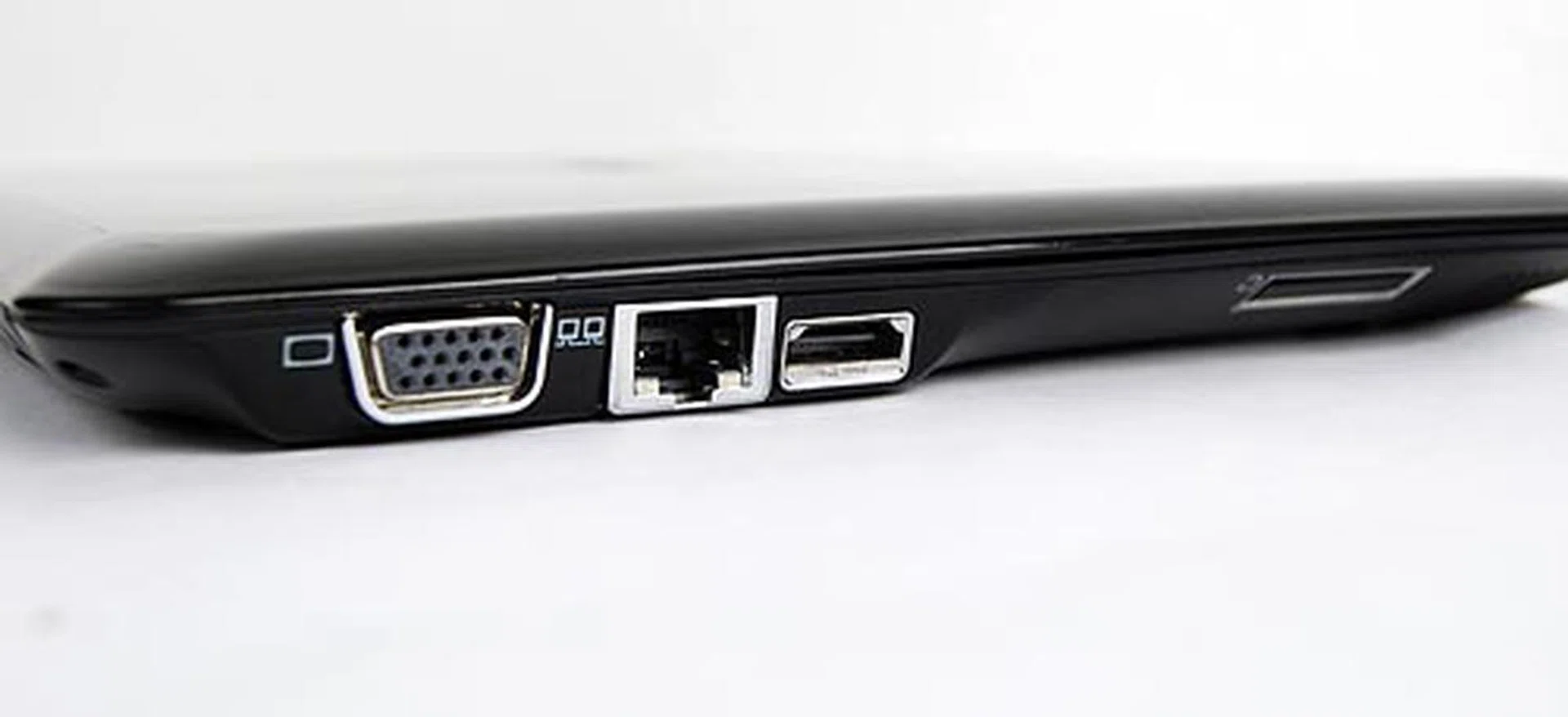 Unlike its inspiration, the left side has space for a VGA output, LAN port, HDMI port and a card reader.