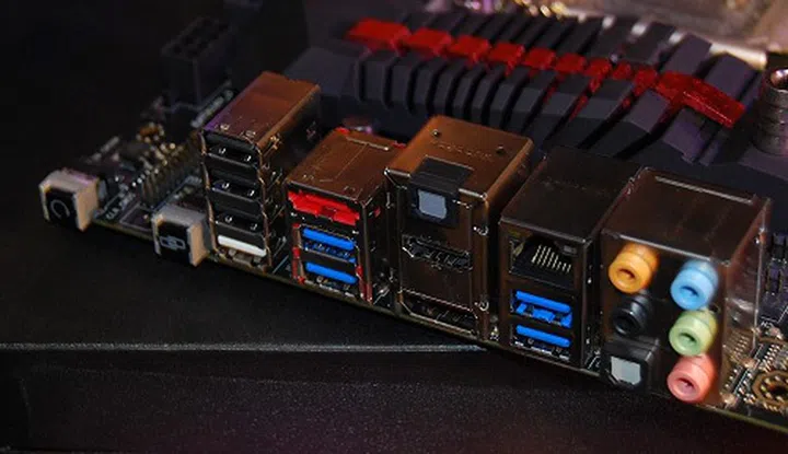 The mobo's rear-I/O ports.