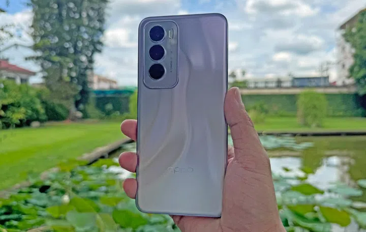 OPPO Reno12 Pro.